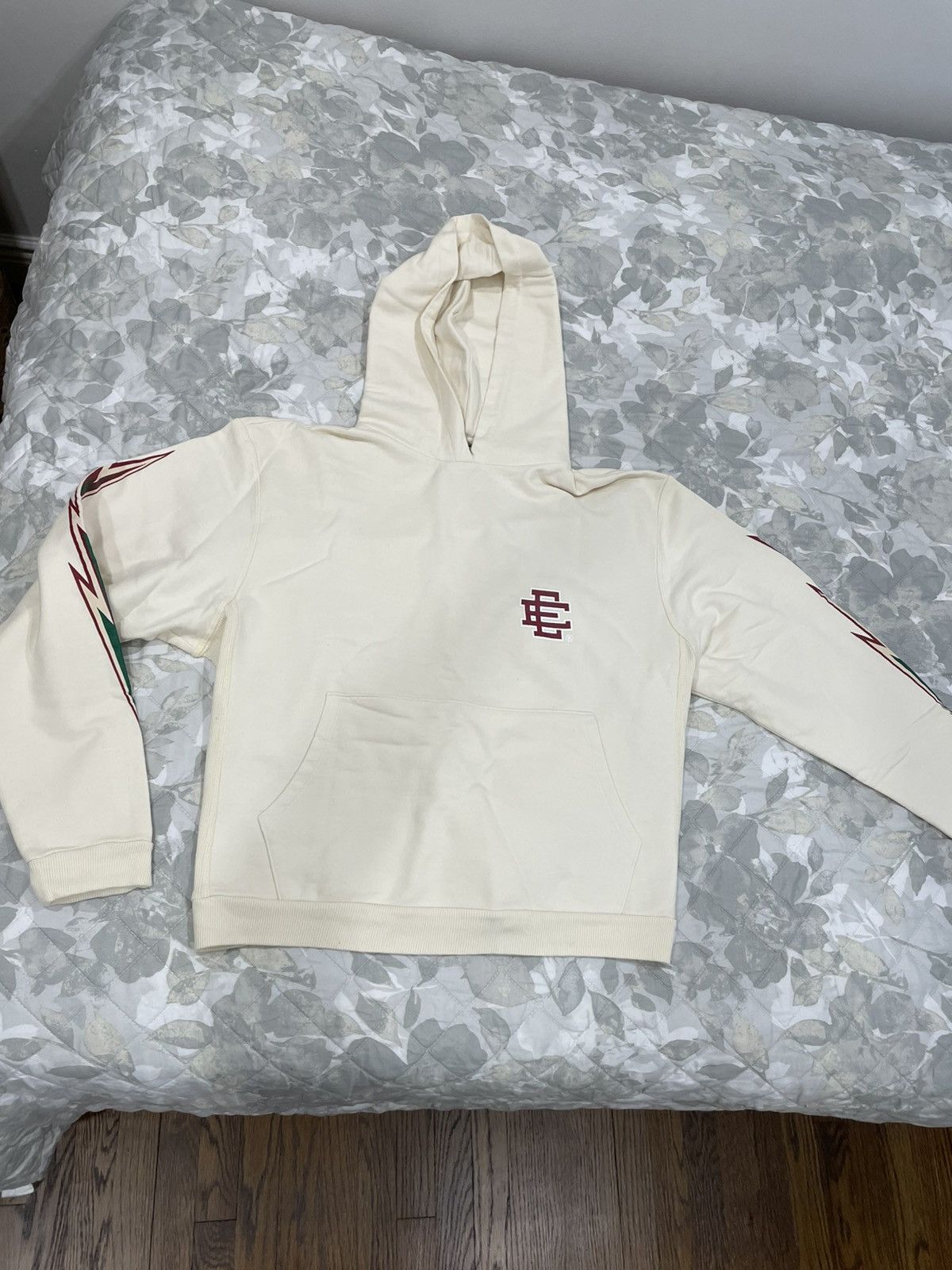 Eric Emanuel Eric Emanuel Cream Hoodie Green/Red Bolts Size US 30 / EU 46 - 1 Thumbnail