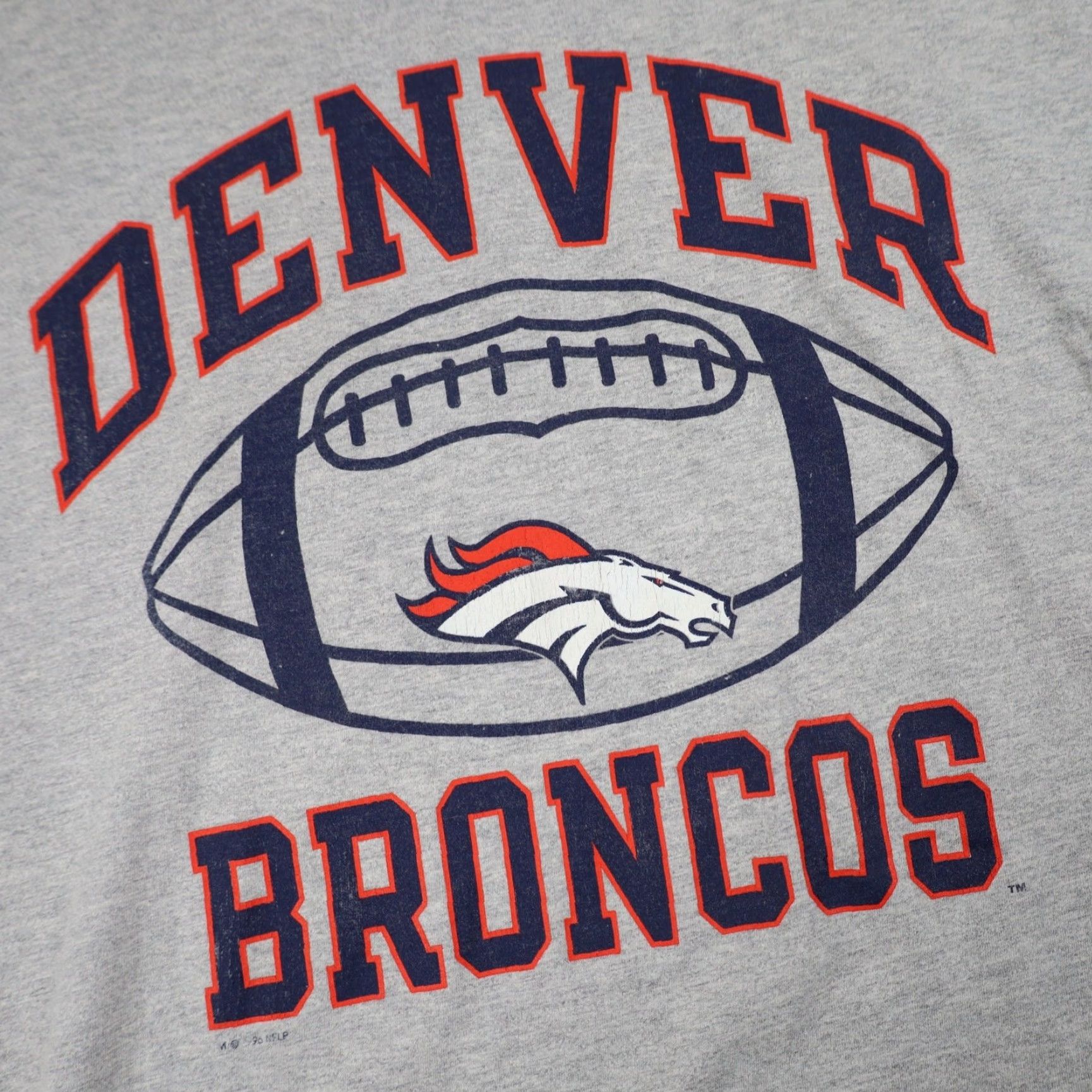 Champion VINTAGE Denver Broncos Champion T-Shirt Gray XL Mens Graphic 90s Size US XL / EU 56 / 4 - 5 Thumbnail