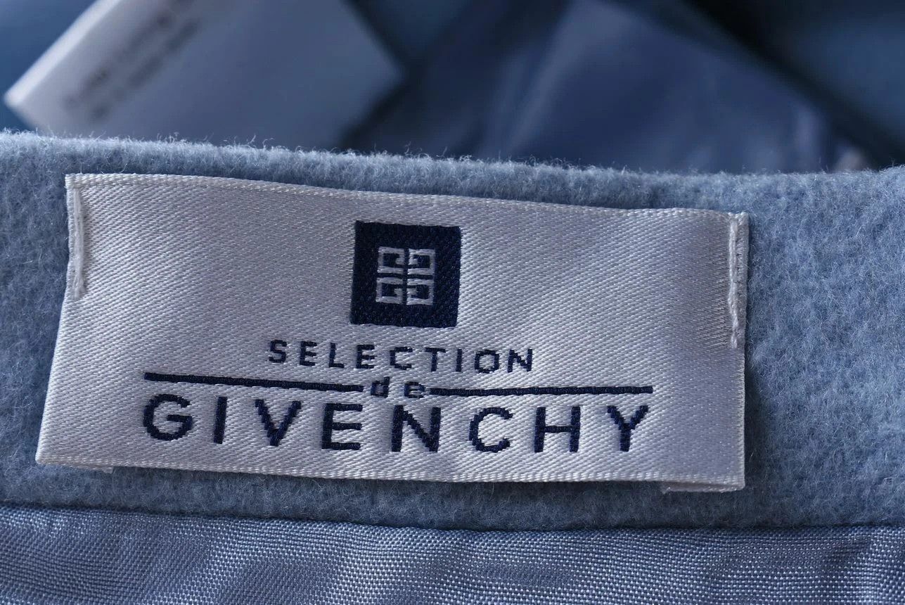 Givenchy Women's Selection de Givenchy Blue Fur Collar Skirt Suit Size M / US 6-8 / IT 42-44 - 11 Thumbnail