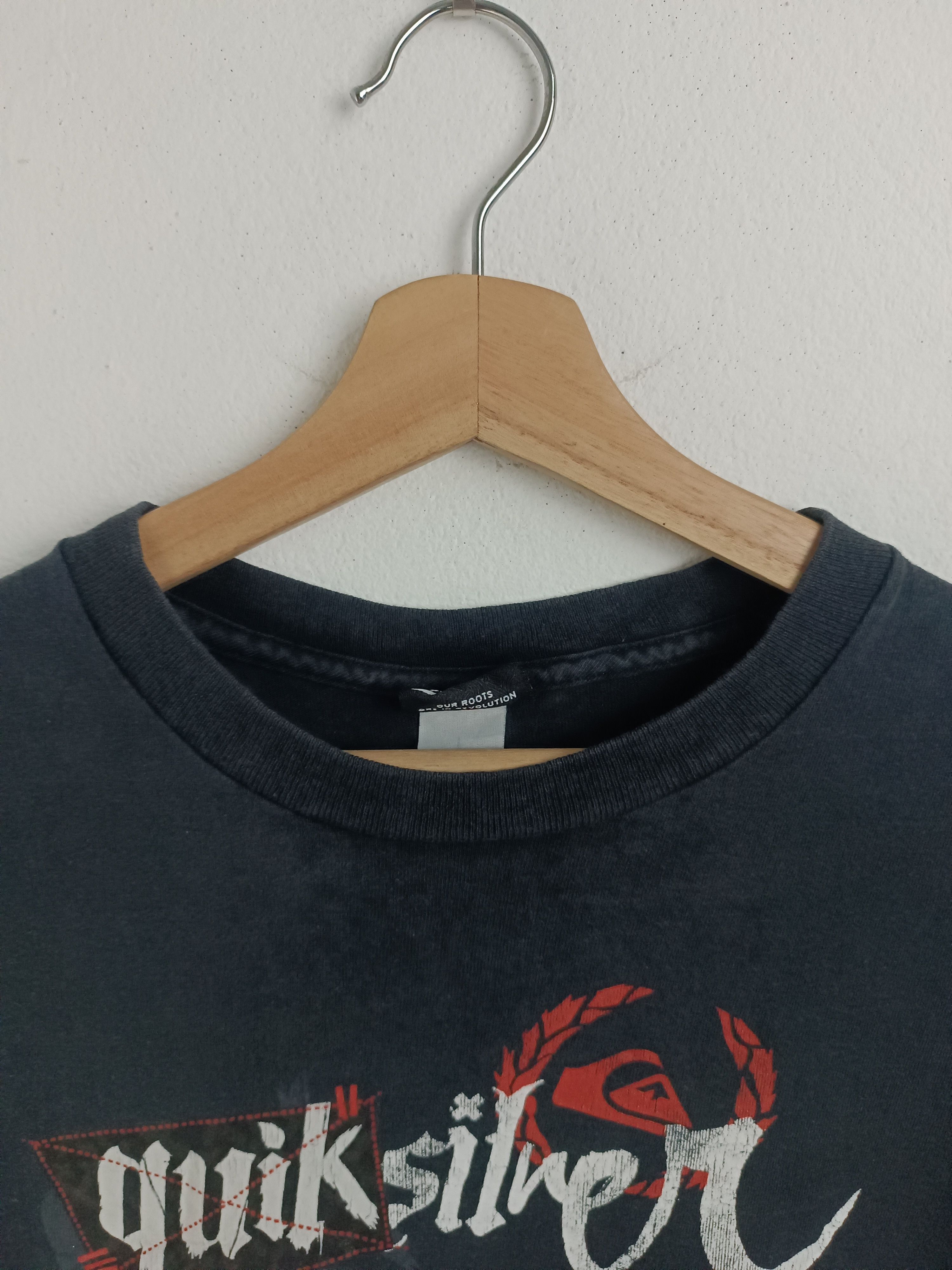 Quiksilver VINTAGE 2000s QUIKSILVER CLASSIC LOGO SURF SKATE SKI TEE Size US XL / EU 56 / 4 - 8 Thumbnail