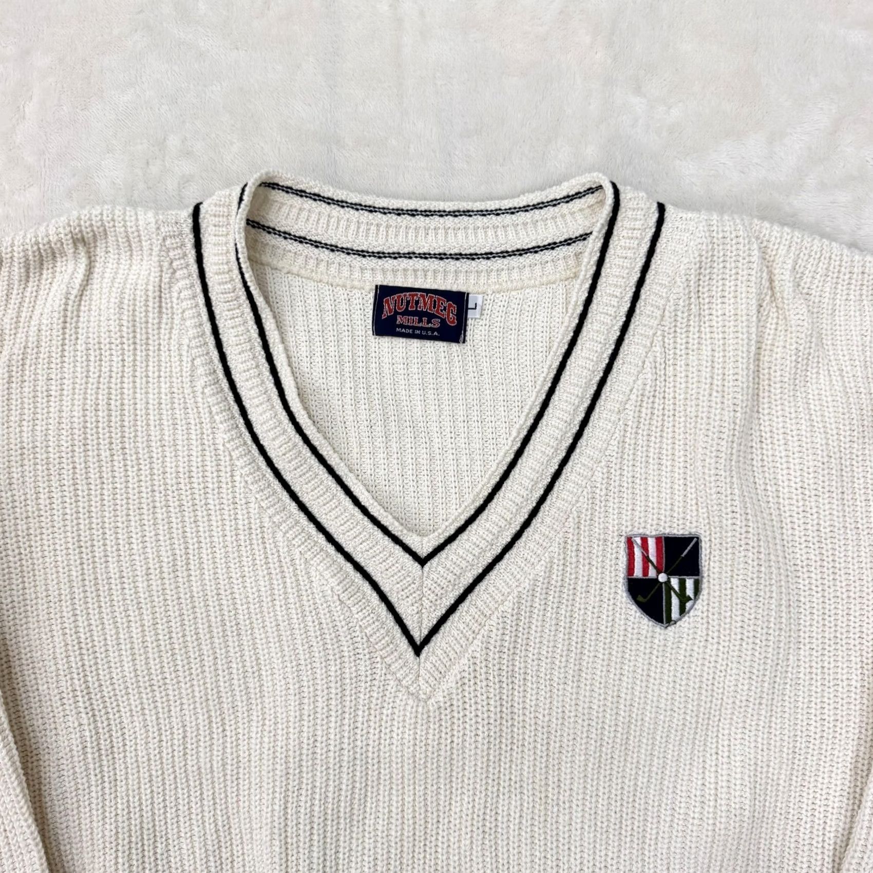 Nutmeg VINTAGE Nutmeg Mills Sweater Mens Large White V Neck Pullover Knit Embroidered Size US L / EU 52-54 / 3 - 2 Thumbnail