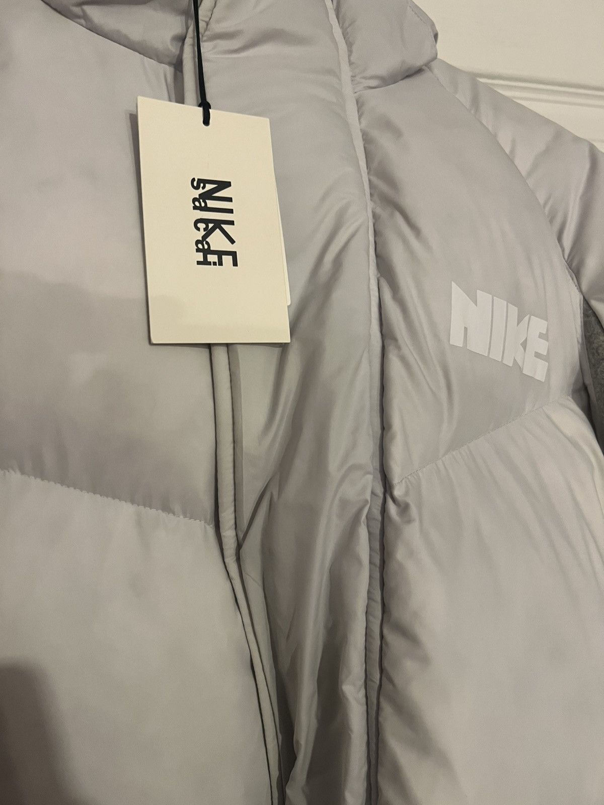 Nike Nike Sacai Parka Jacket. White/ Grey. Large. Brand New Size US L / EU 52-54 / 3 - 3 Thumbnail
