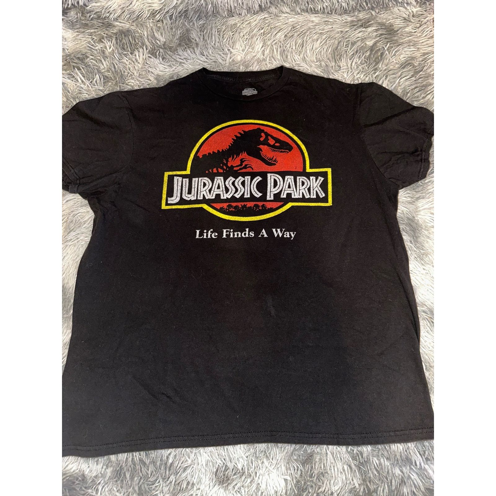 Universal Studios Jurassic Park L Black Shirt Life Finds A Way Size US L / EU 52-54 / 3 - 1 Thumbnail