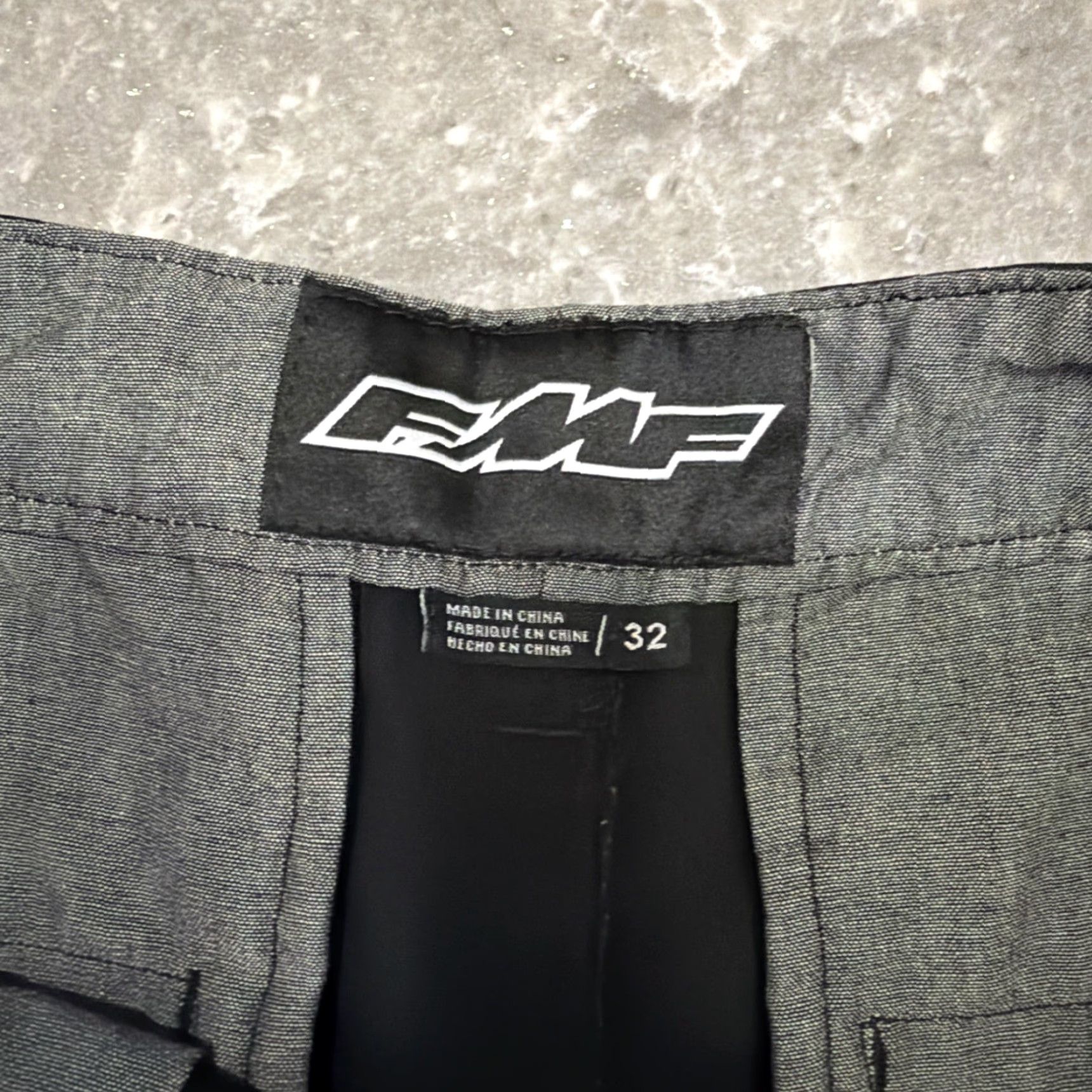 Vintage FMF Shorts Mens 32 Outdoor Riding Moto Dirt Bike Y2K Black Shirt Size US 32 / EU 48 - 3 Thumbnail