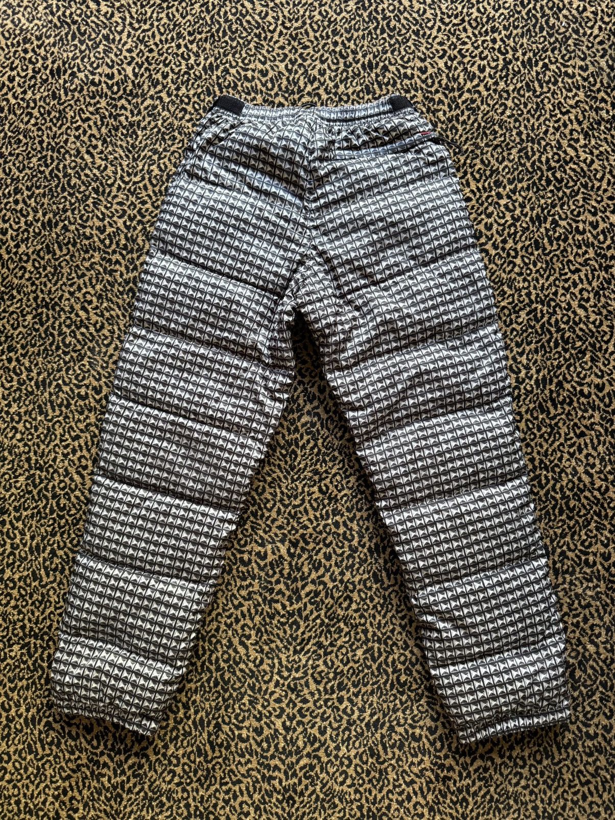 Supreme × The North Face New SUPREME THE NORTH FACE STUDDED NUPTSE PANT small Size US 30 / EU 46 - 2 Thumbnail