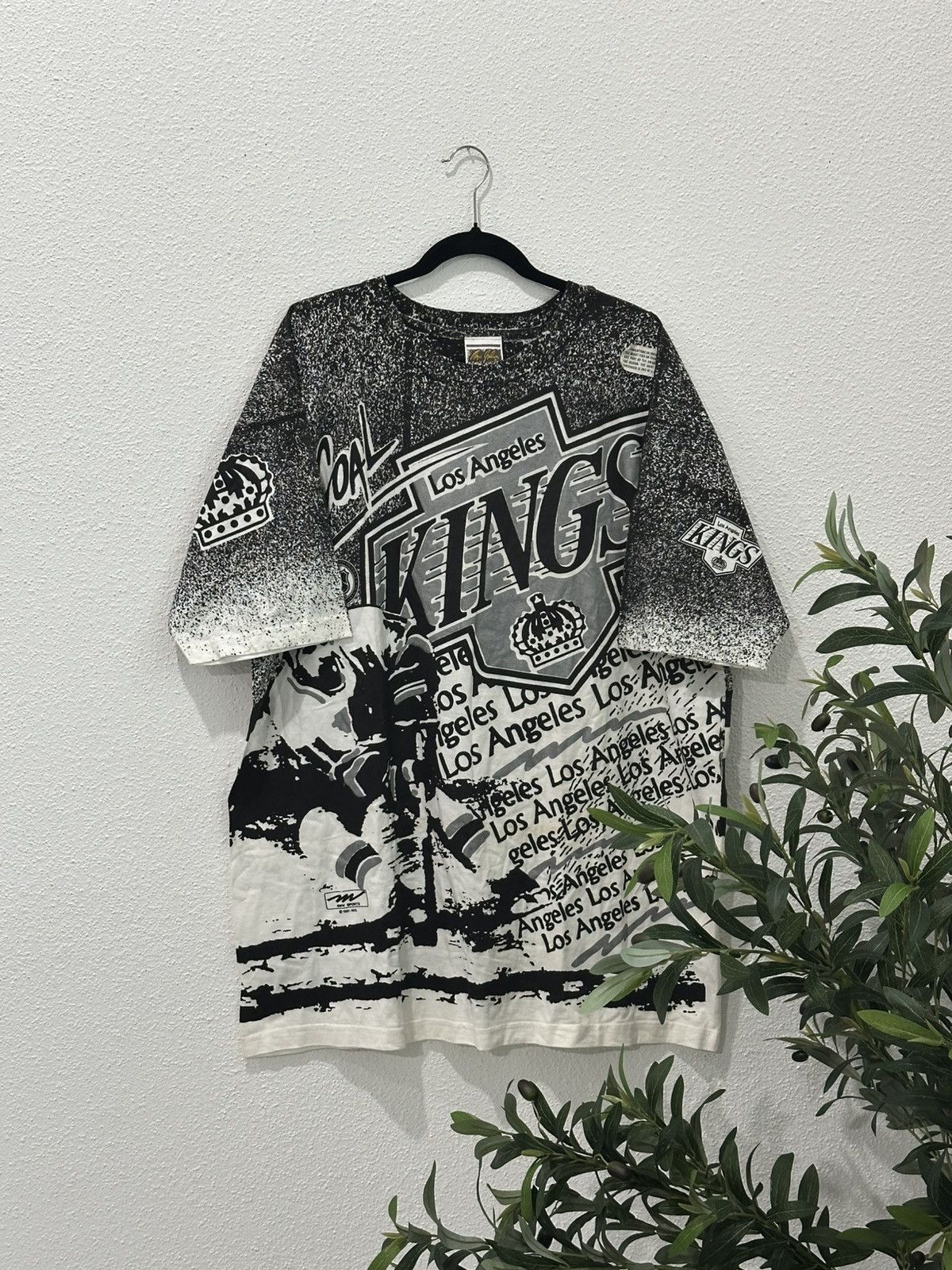 NHL Deadstock Vintage 90s LA Kings AOP Magic Johnson T’s AMW XXL Size US XXL / EU 58 / 5 - 1 Thumbnail