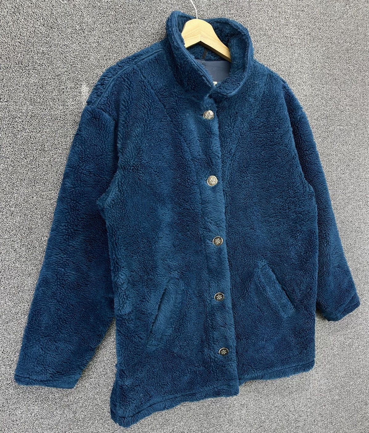 L.L. Bean Vintage L.L. Bean Deep Pile Classic Button Up Jacket Size M / US 6-8 / IT 42-44 - 2 Thumbnail