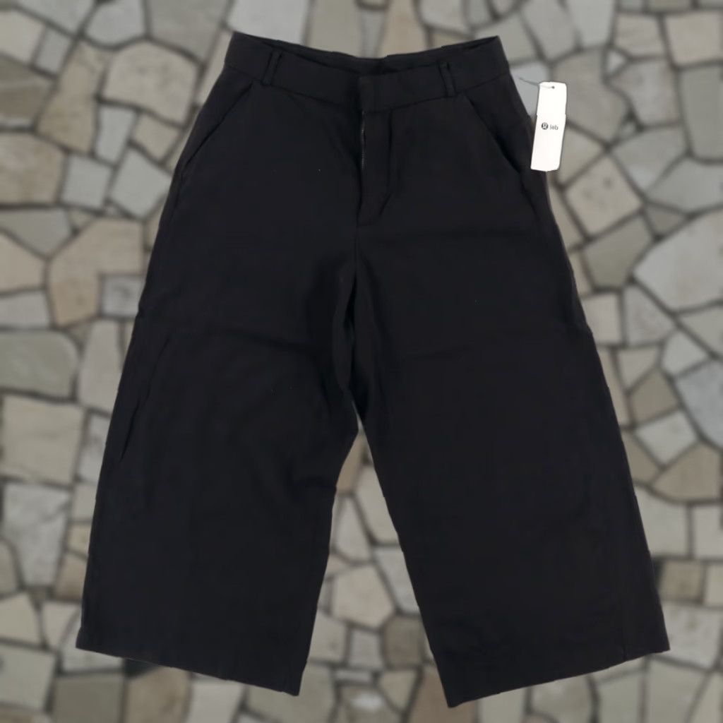 Lululemon Lululemon Lab Sendal Wide Leg Tencel Microfiber Chino Pants Black Women's 8 Size 30" / US 8 / IT 44 - 1 Thumbnail