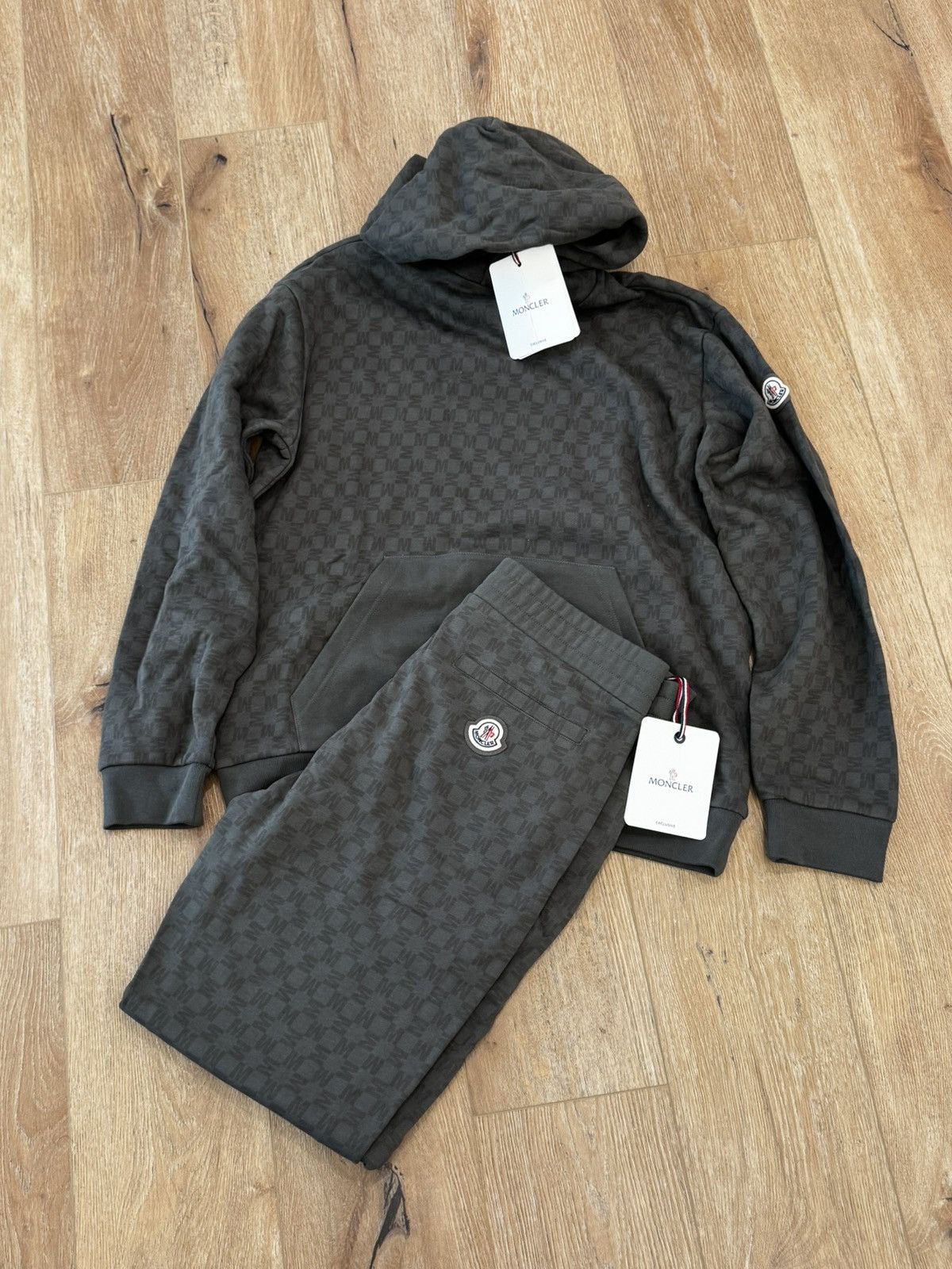 Moncler Moncler Set Size US L / EU 52-54 / 3 - 1 Thumbnail