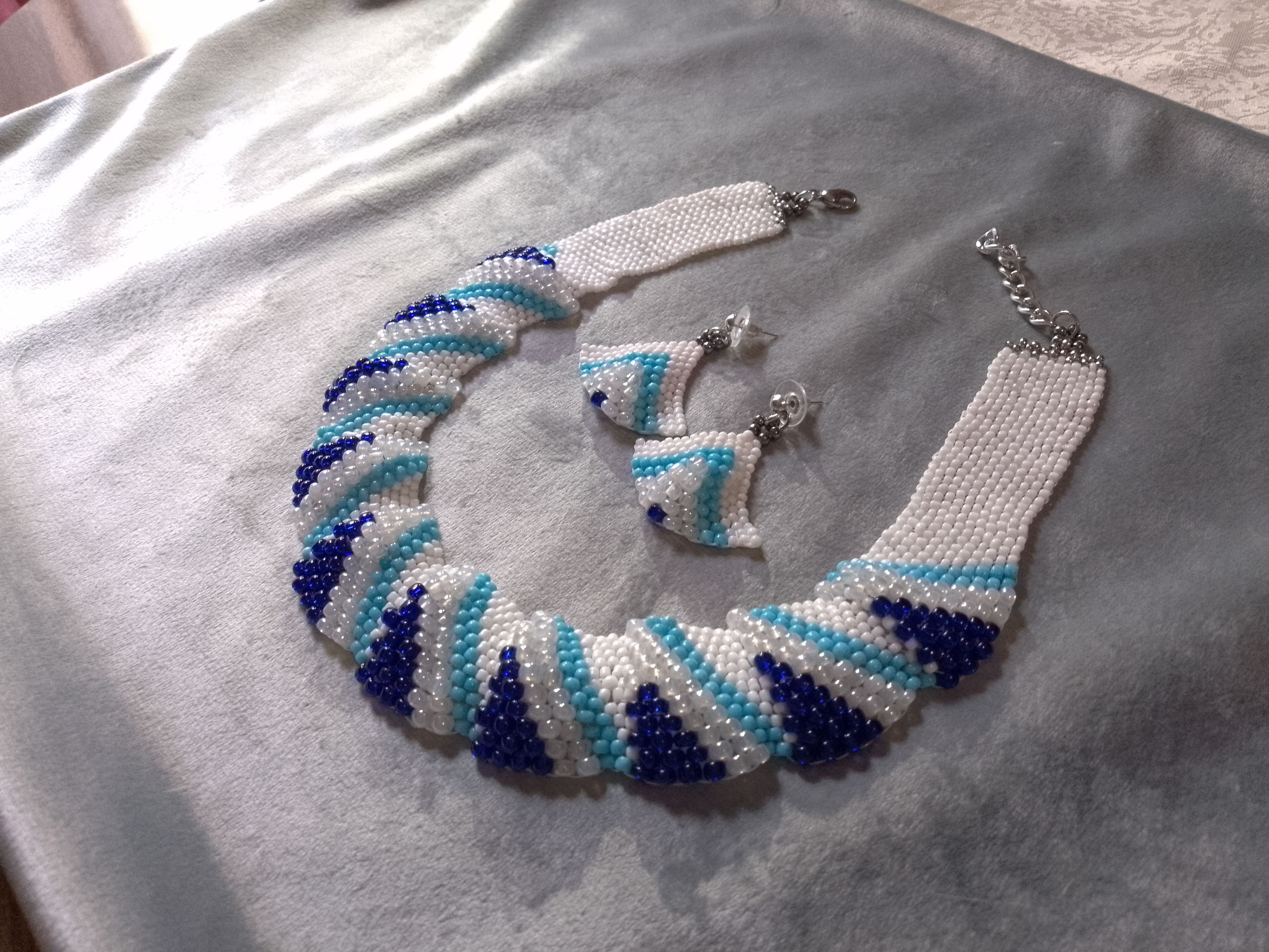 Handmade Necklace Embroidered Beaded Earrings Wavy Super Elegant Size ONE SIZE - 1 Thumbnail