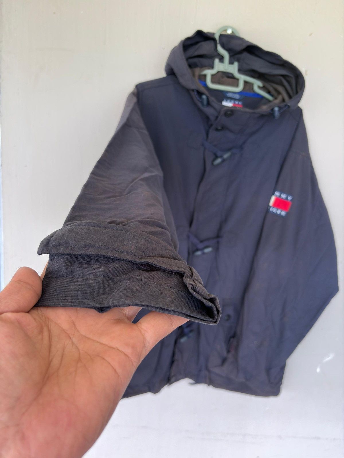 Tommy Hilfiger Vtg Tommy Hilfiger Windbreaker Jacket Patch Logo Design Size US M / EU 48-50 / 2 - 2 Thumbnail