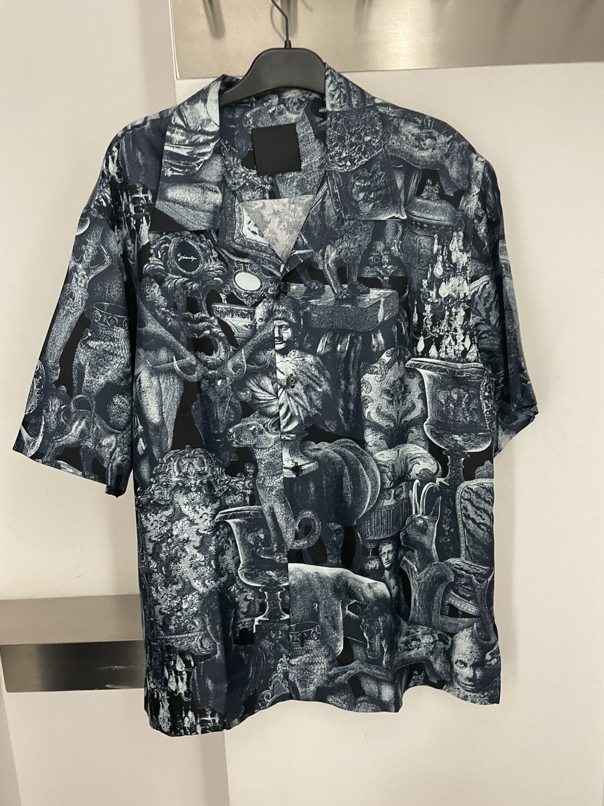 Givenchy Hubert objects-print silk shirt Size US M / EU 48-50 / 2 - 1 Thumbnail