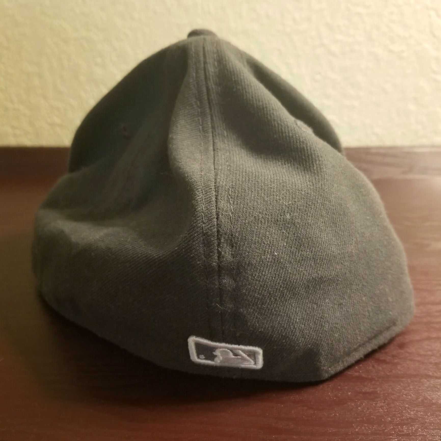 New Era New Era 59Fifty MLB Basic Fitted Hat Gray Atlanta Braves Cap 5950 Size 7 1/2 Men Baseball Cap Mens Size ONE SIZE - 3 Thumbnail