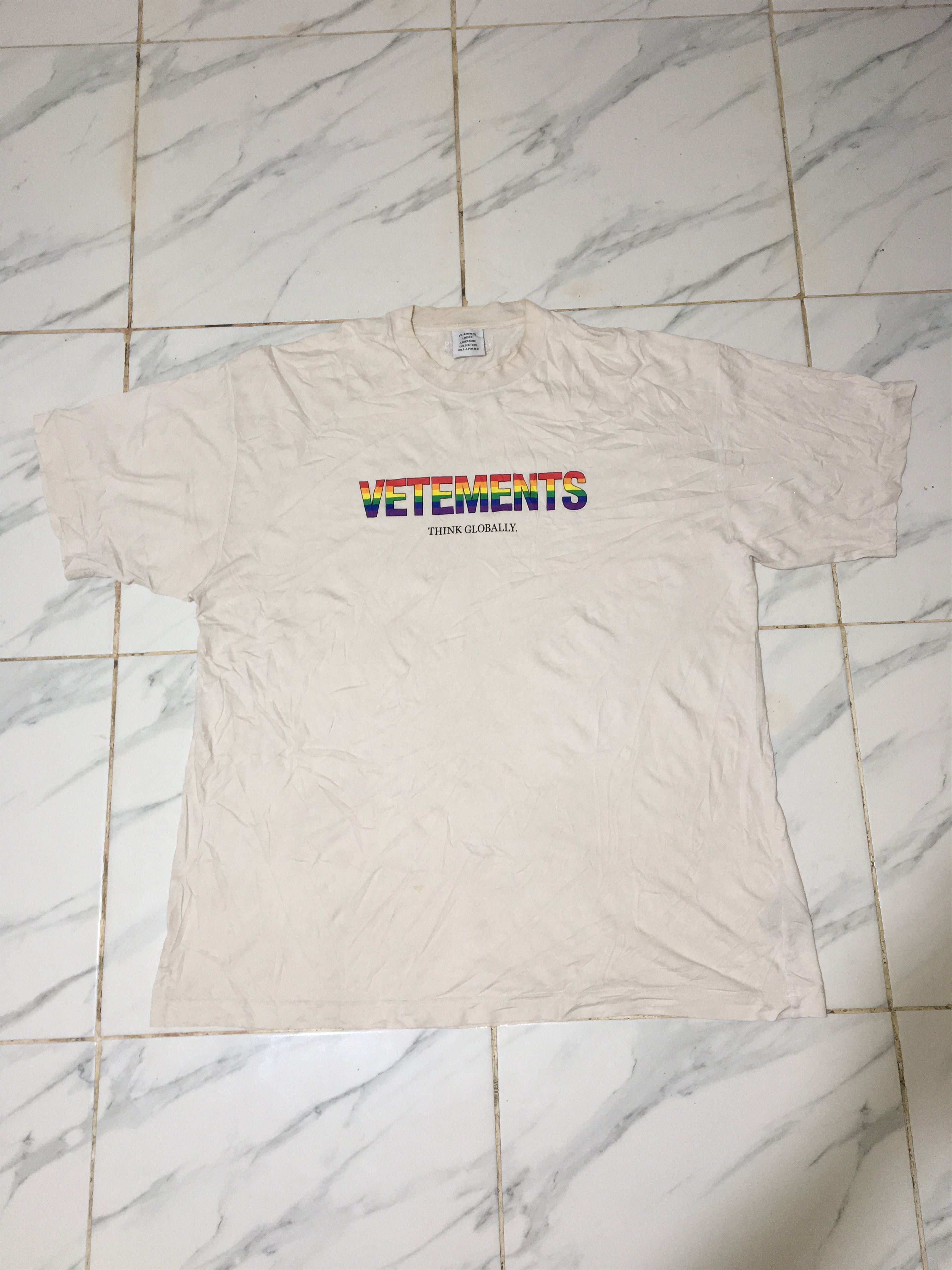 Vetements Vetements - Gvasalia - Think Differently Rainbow Logo