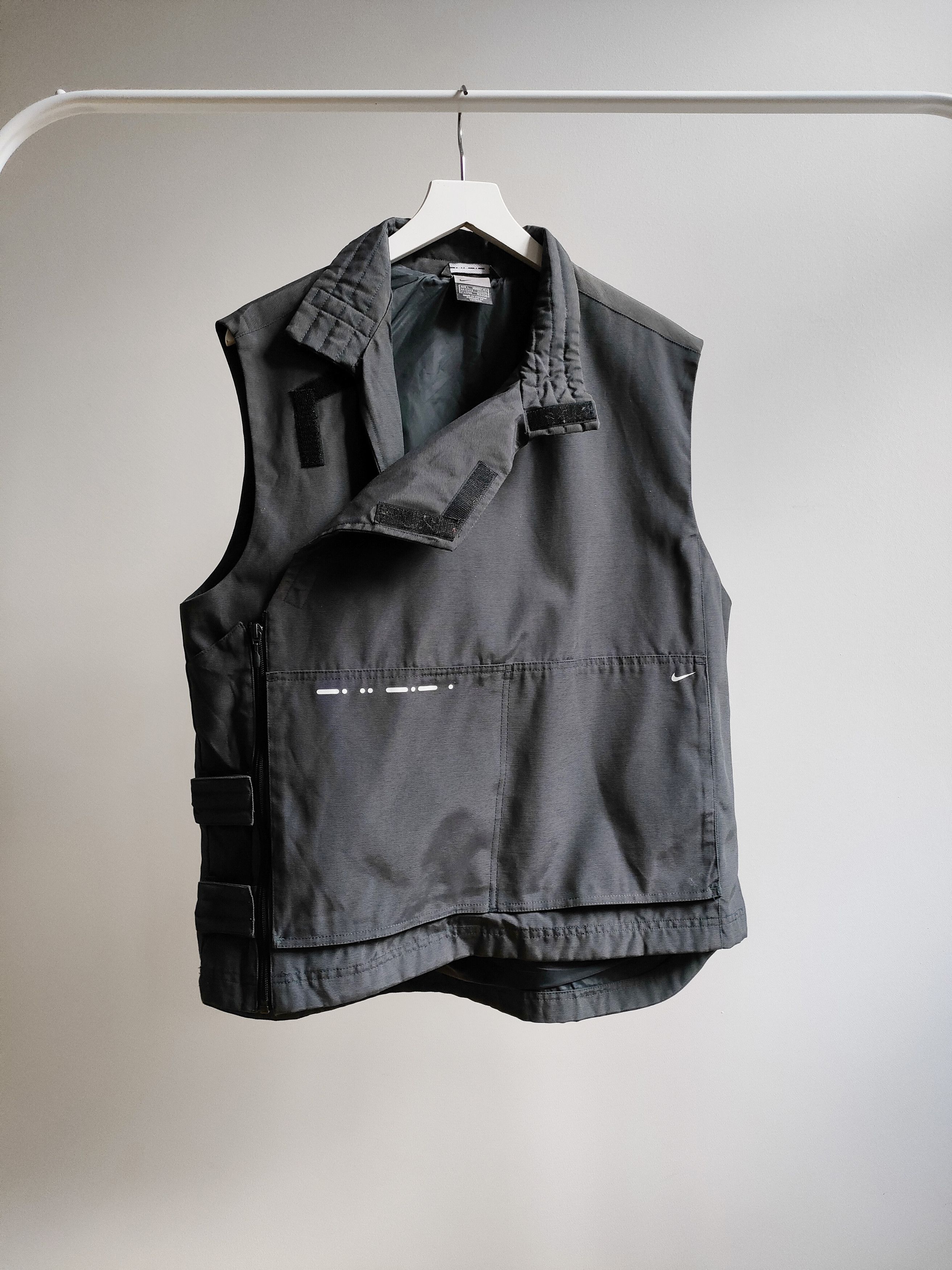 Nike 2000s Nike Morse Code Technical ‘Bulletproof’ Utility Vest Size US L / EU 52-54 / 3 - 2 Thumbnail