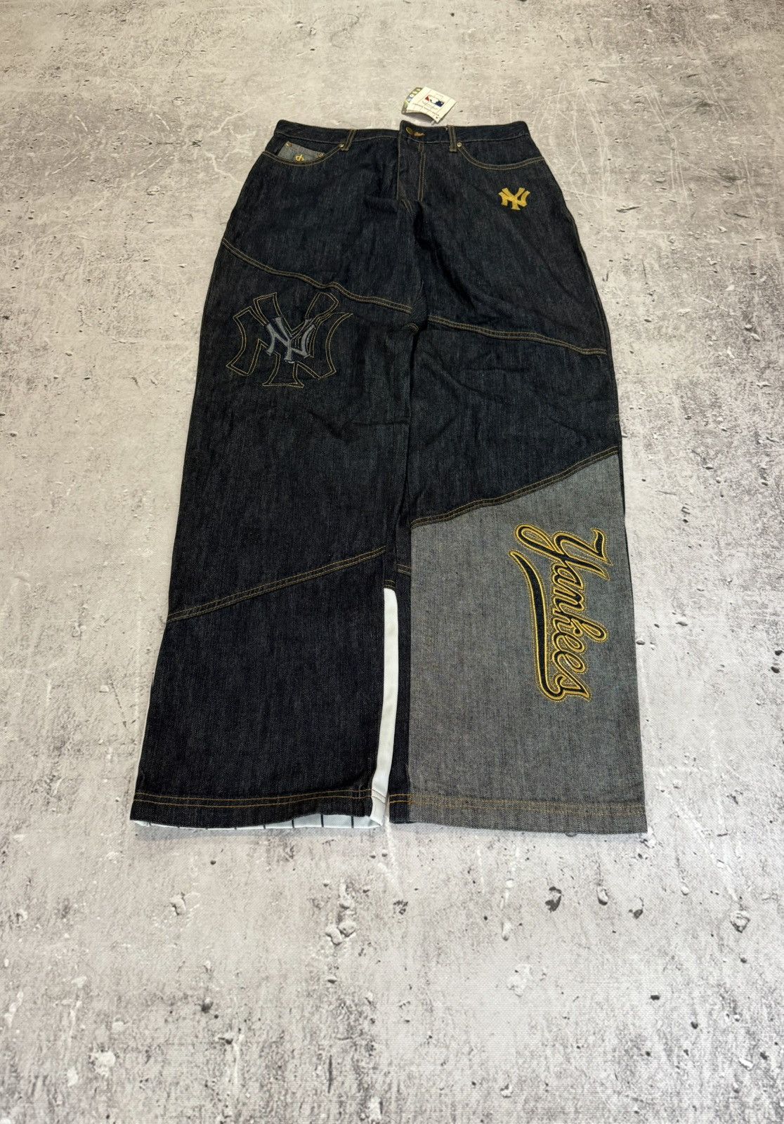 Majestic Majestic Vintage New Era Yankees Jeans USA Size US 38 / EU 54 - 1 Thumbnail