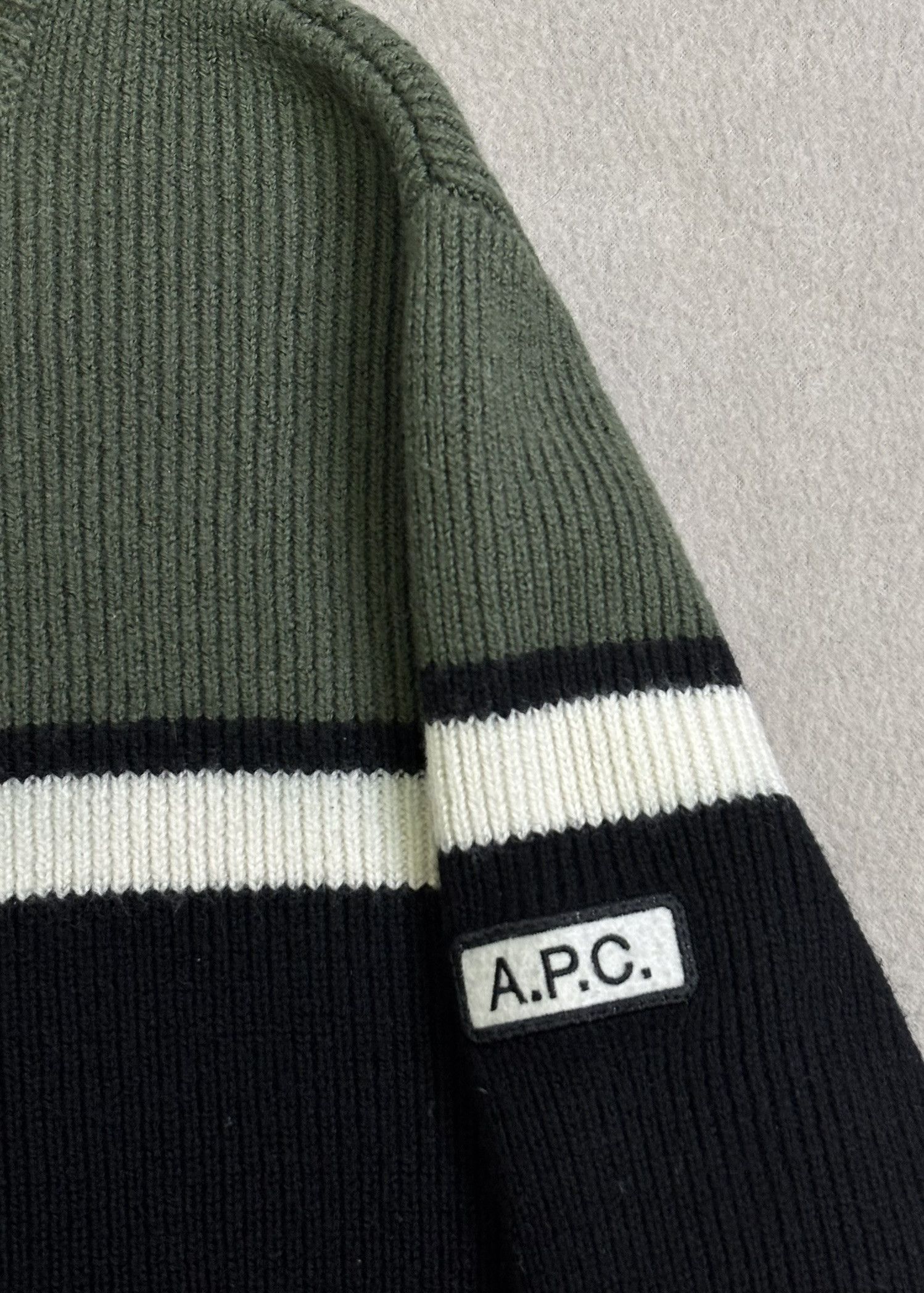 A.P.C. A.P.C Rue Madame Paris 100% Merino Wool sweater size M Size US M / EU 48-50 / 2 - 6 Thumbnail