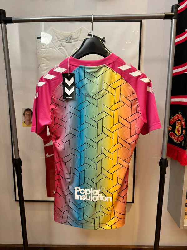 Hummel Hummel Bristol City 2020-21 Goalkeeper Jersey Pattern Pink S Size US M / EU 48-50 / 2 - 3 Thumbnail