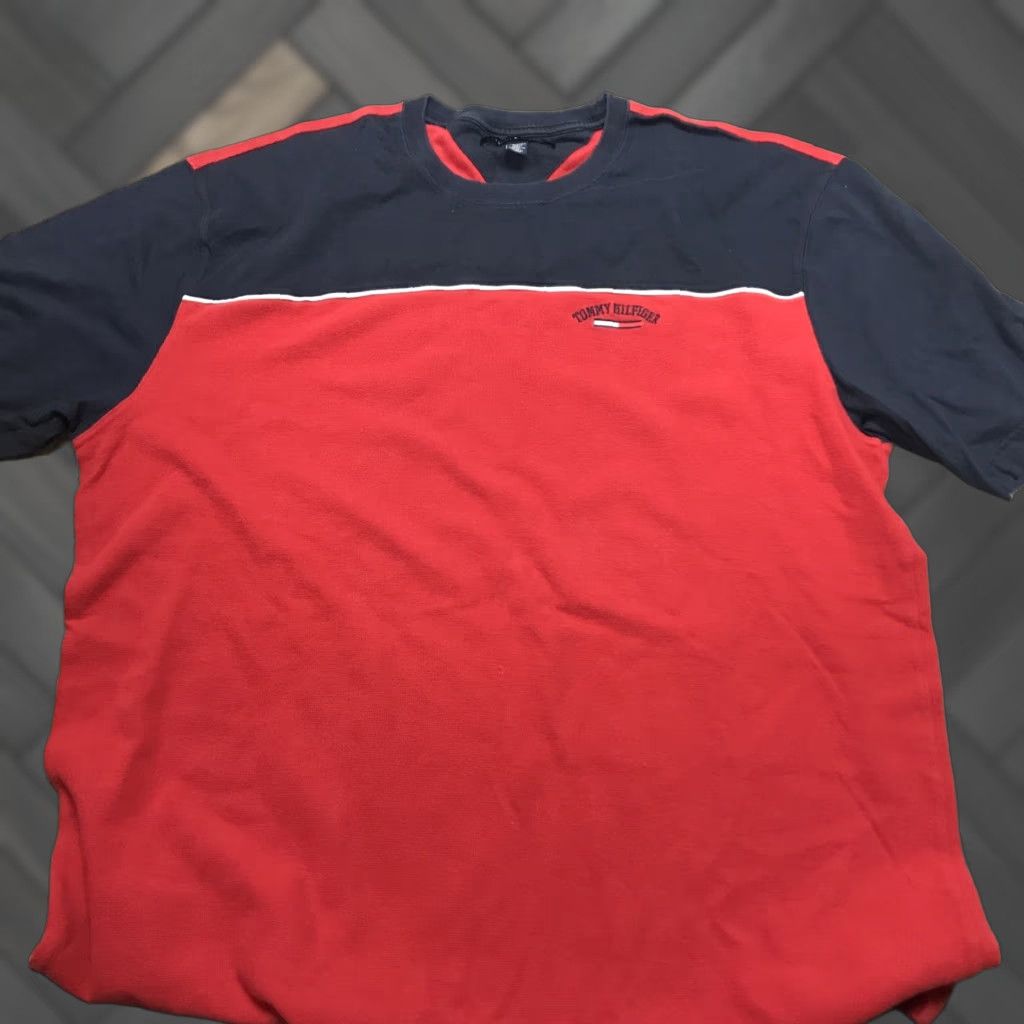 Tommy Hilfiger VINTAGE Tommy Hilfiger Knit Short Sleeved Shirt Logo Embroidered 2XL Men’s Red T-Shirt Size US XXL / EU 58 / 5 - 1 Thumbnail