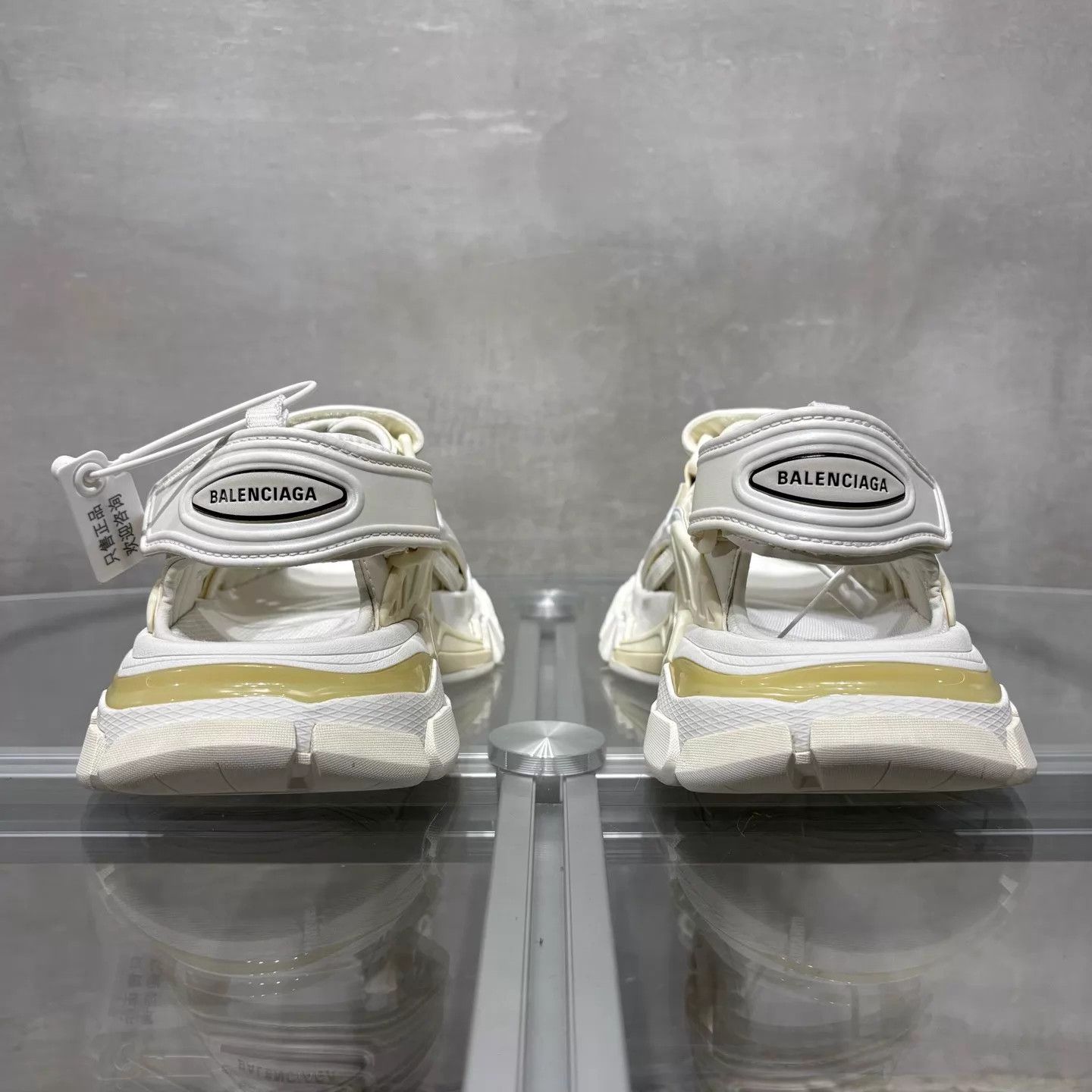 Balenciaga Balenciaga BLCG White Sandal 36 Size US 6 / IT 36 - 6 Thumbnail
