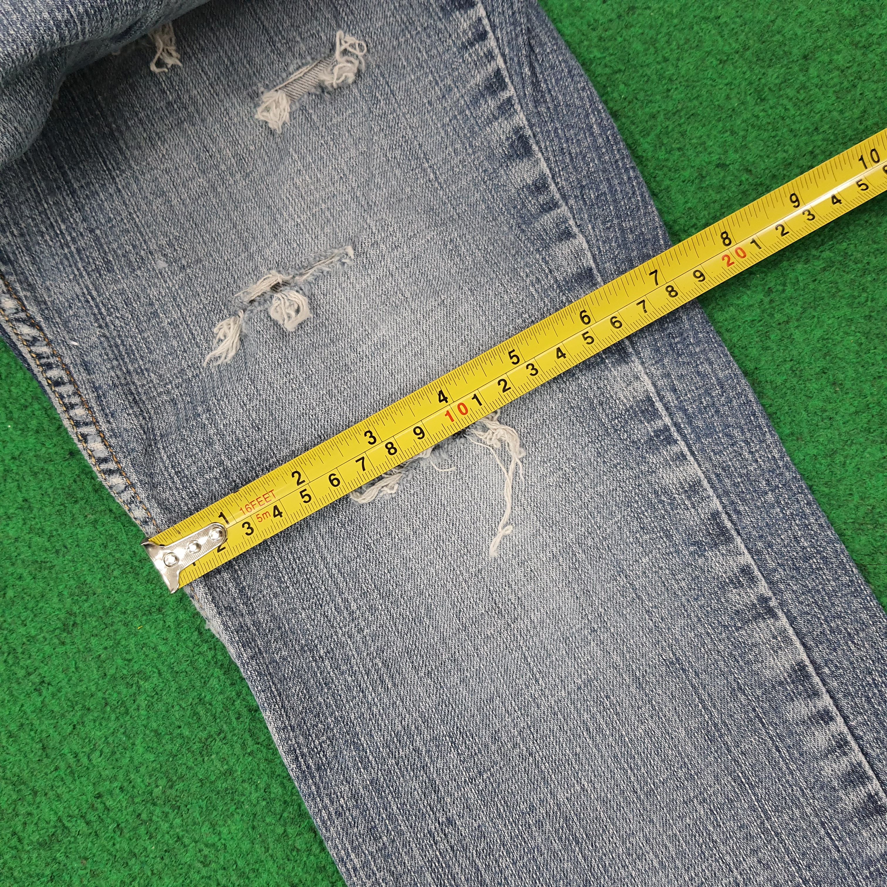 Levi's Vintage Levi's 524 Jeans Distressed Jeans C244N9 Size 35" - 14 Thumbnail