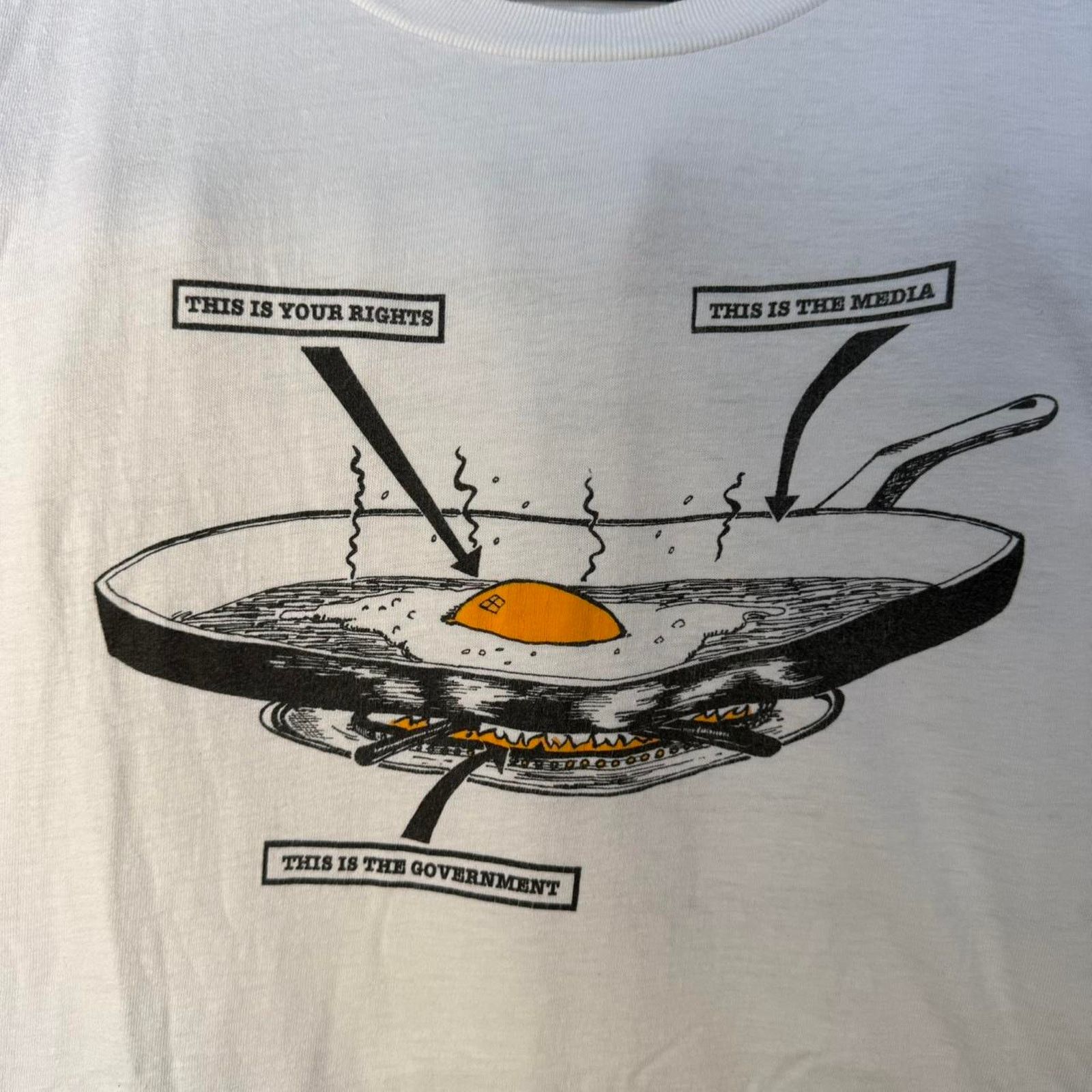 Other Vintage 1993 Political Tee This is Your Brain on Media Size US XL / EU 56 / 4 - 5 Thumbnail