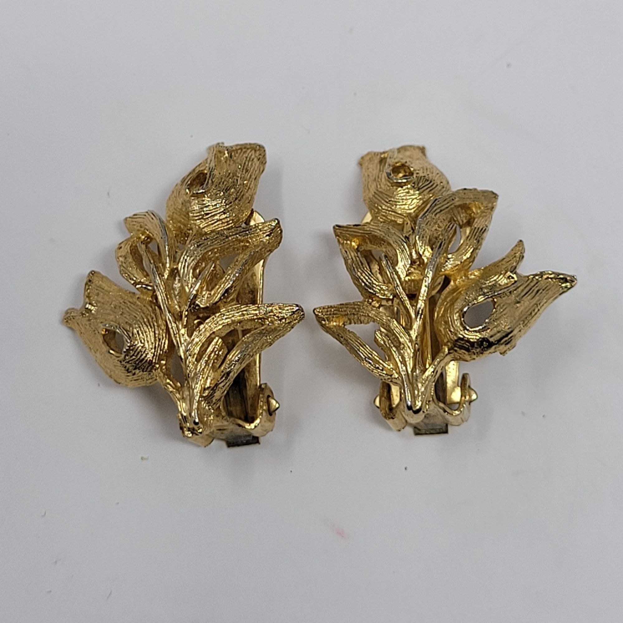 Vintage Vintage 80s Brushed Gold Climbing Tulip Clip-On Earrings Fla Size ONE SIZE - 4 Thumbnail