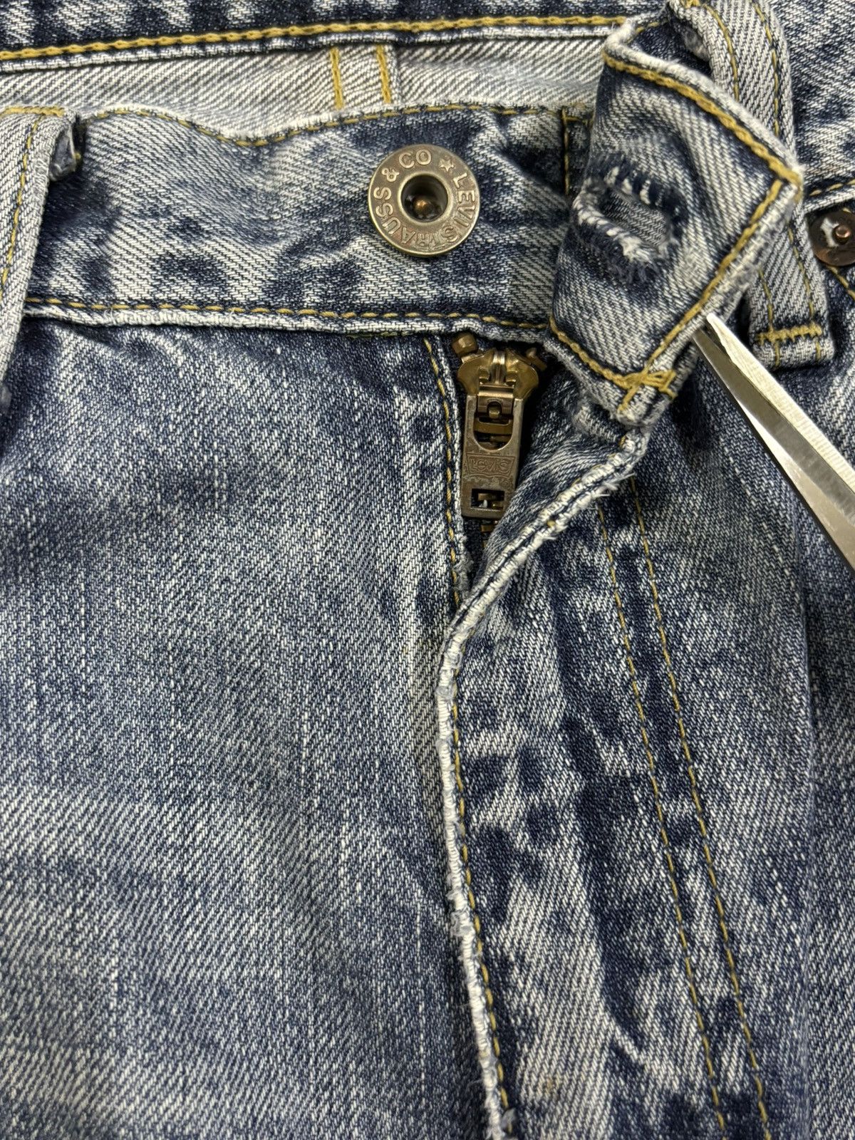 Levi's Vintage Levis 502 Faded Straight Leg Distressed Grunge Jeans Size US 32 / EU 48 - 17 Thumbnail