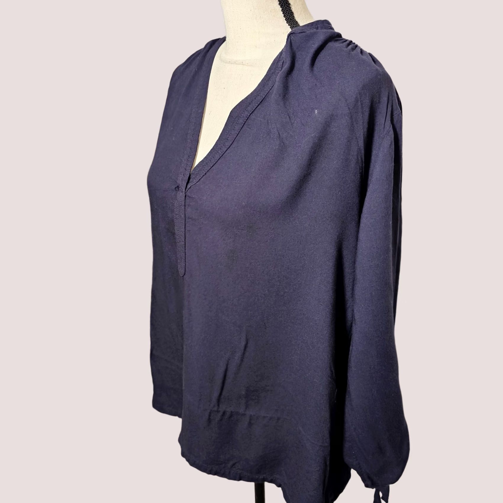 H&M H&M Blouse Tunic Long Sleeve V-Neck Tie Dark Blue Size 14 Women's Classic Regular Chambray Mod al Casual Spring Size XL / US 12-14 / IT 48-50 - 1 Thumbnail