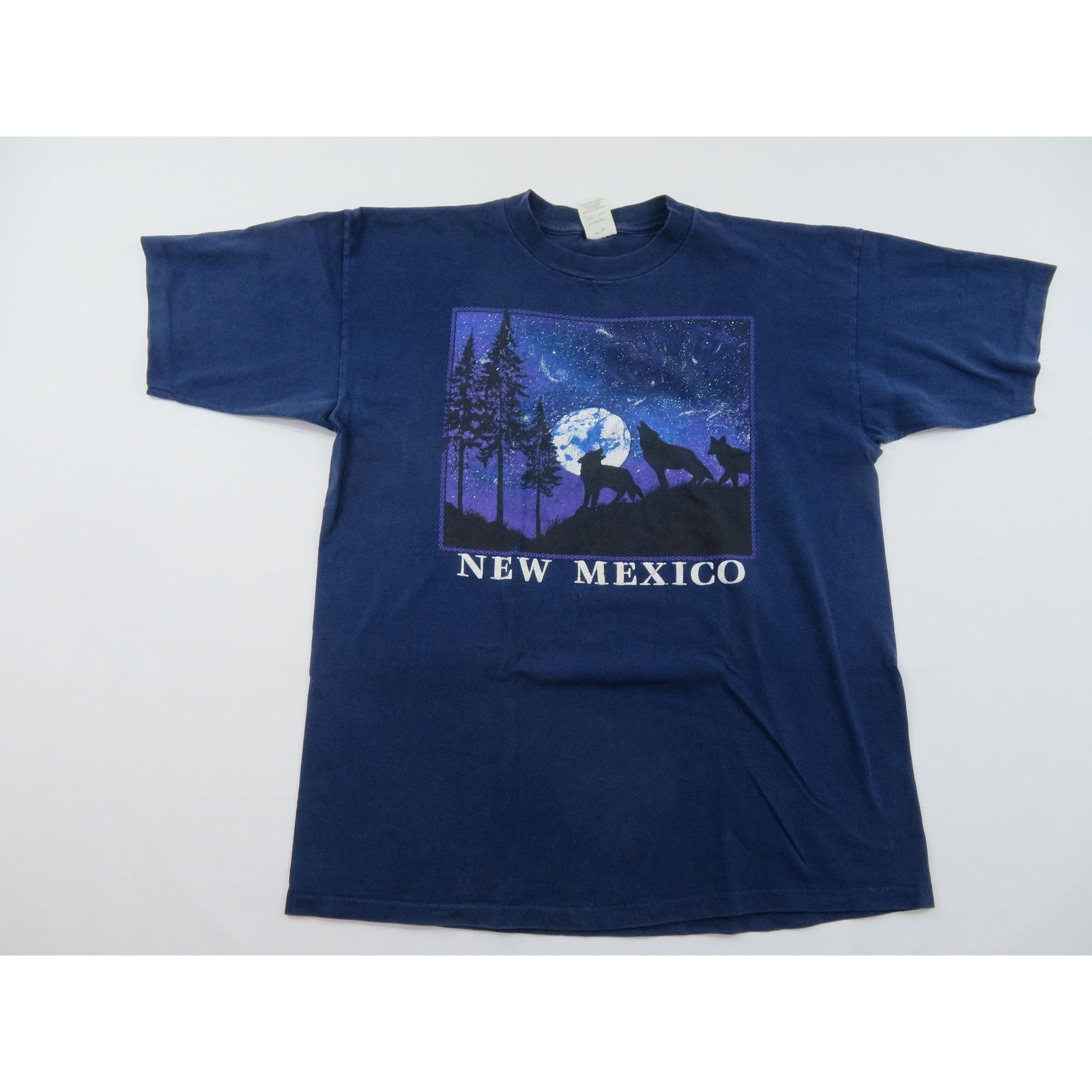 Other Howling Wolf Moon Night Sky Forest Blue T-Shirt sz M 90s Size US M / EU 48-50 / 2 - 1 Thumbnail