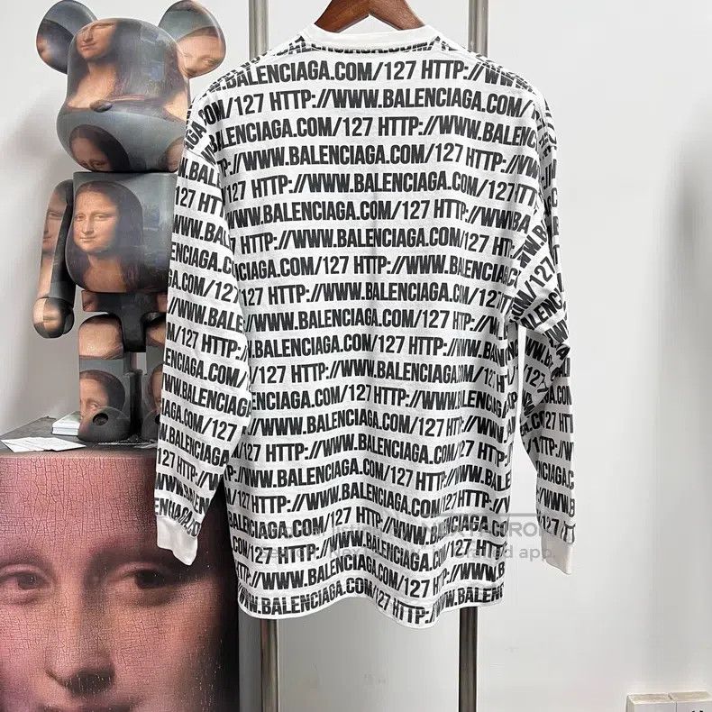 Balenciaga Balenciaga All-Print Hoodie Size US S / EU 44-46 / 1 - 2 Thumbnail