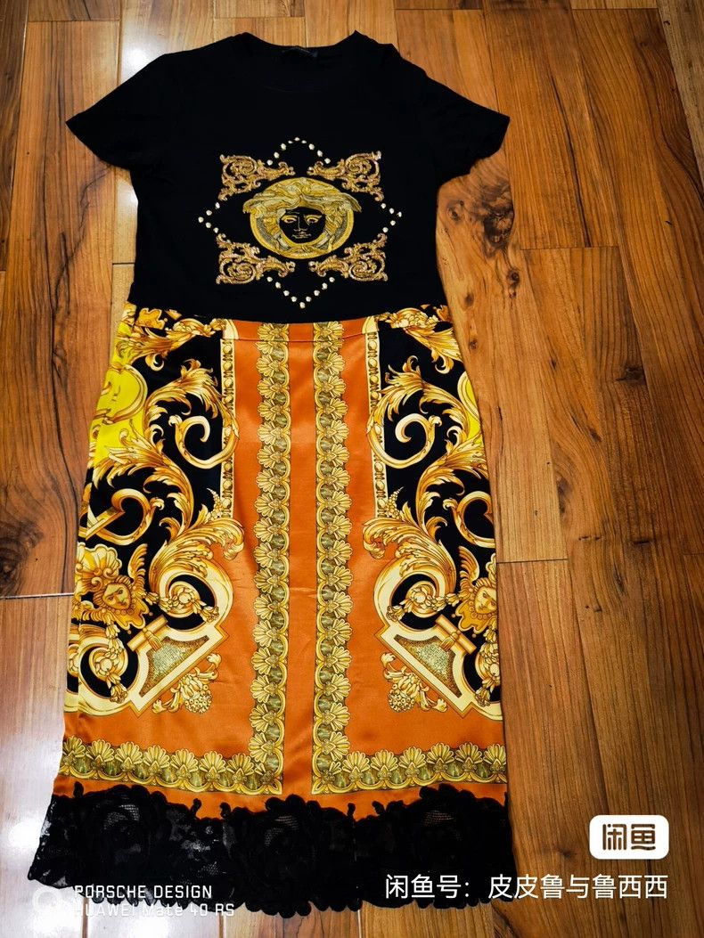 Versace Versace Men's and women's short-sleeved T-shirts Size M / US 6-8 / IT 42-44 - 2 Thumbnail