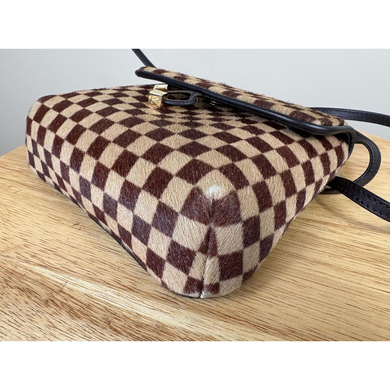 Louis Vuitton Authentic Louis Vuitton Gazelle Sauvage Pony Hair Crossbody Size ONE SIZE - 6 Thumbnail