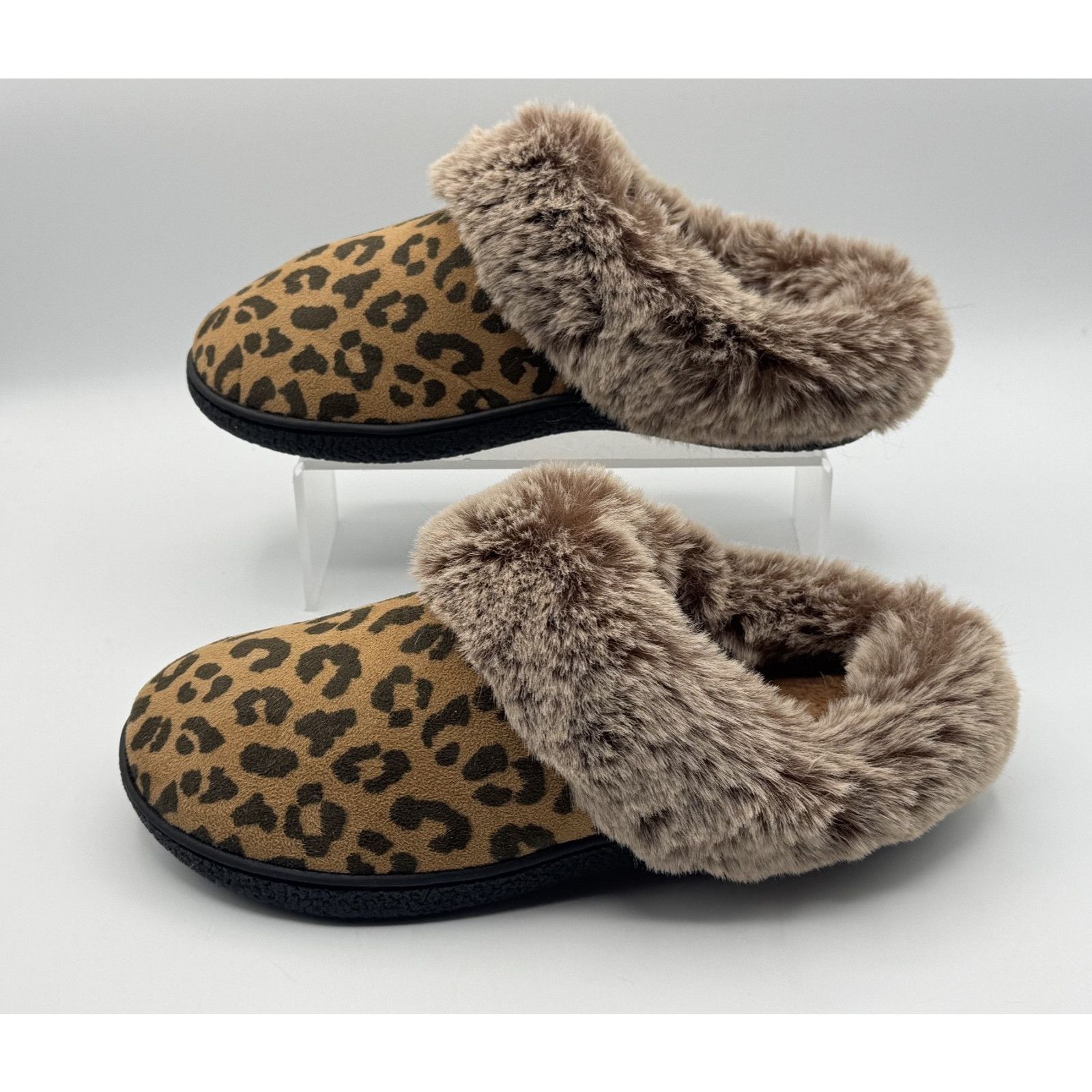 Other Isotoner Women's Classic Comfort Clog Slipper Size Cheetah Size US 9.5 / IT 39.5 - 4 Thumbnail