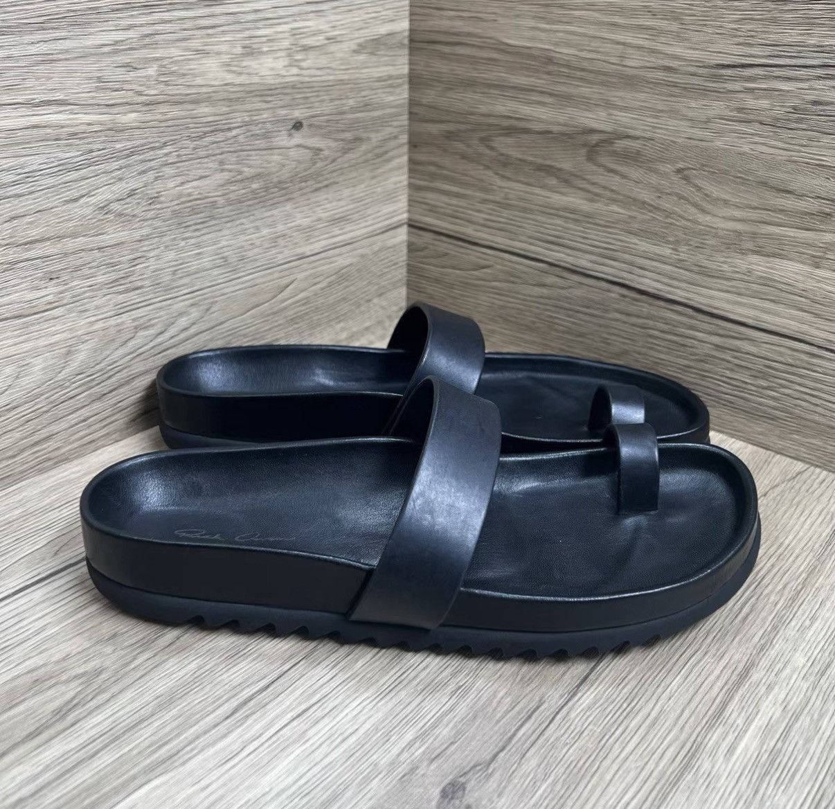 Rick Owens Rick Owens Black Thong Slippers J41 Size US 7 / EU 40 - 3 Thumbnail