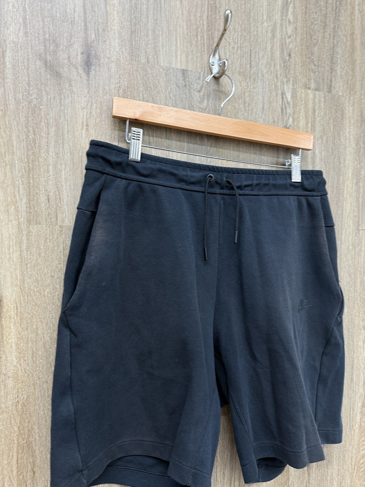 Nike Nike Tech Black Shorts Size US 34 / EU 50 - 2 Thumbnail