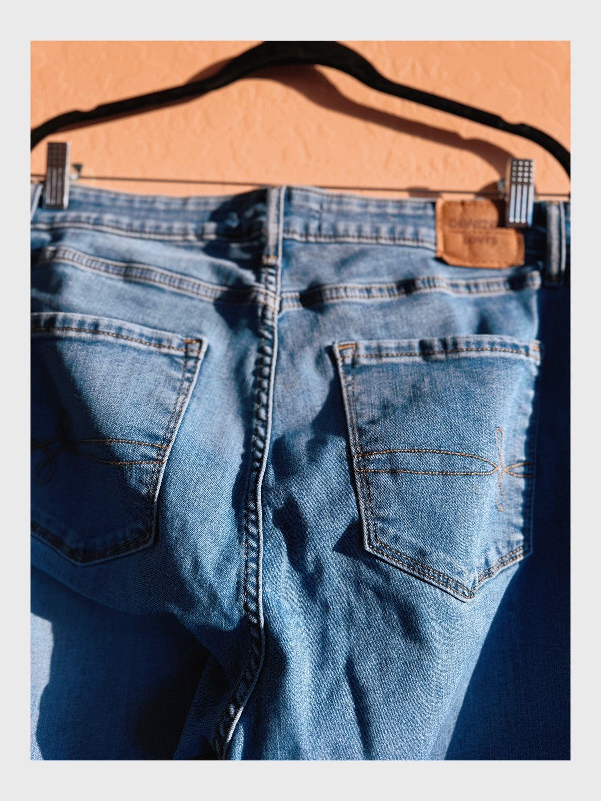 Levi's Denizen from Levi’s Ultra High-Rise Super Skinny Jeans Size 34" / US 12 / IT 48 - 4 Thumbnail
