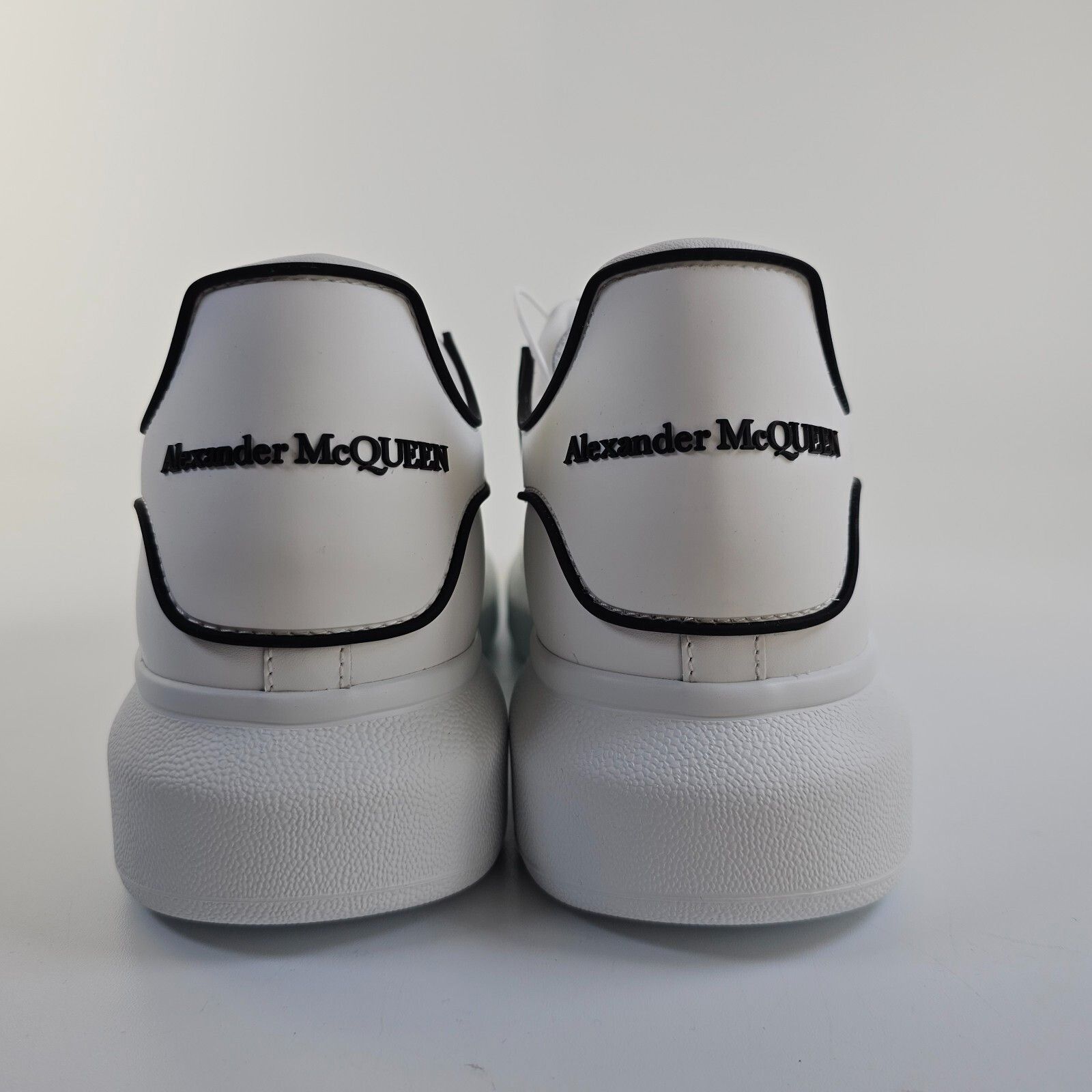 Alexander McQueen ALEXANDER MCQUEEN Oversized Men's White/Black Sneakers New ( Size US 6 / EU 39 - 5 Thumbnail