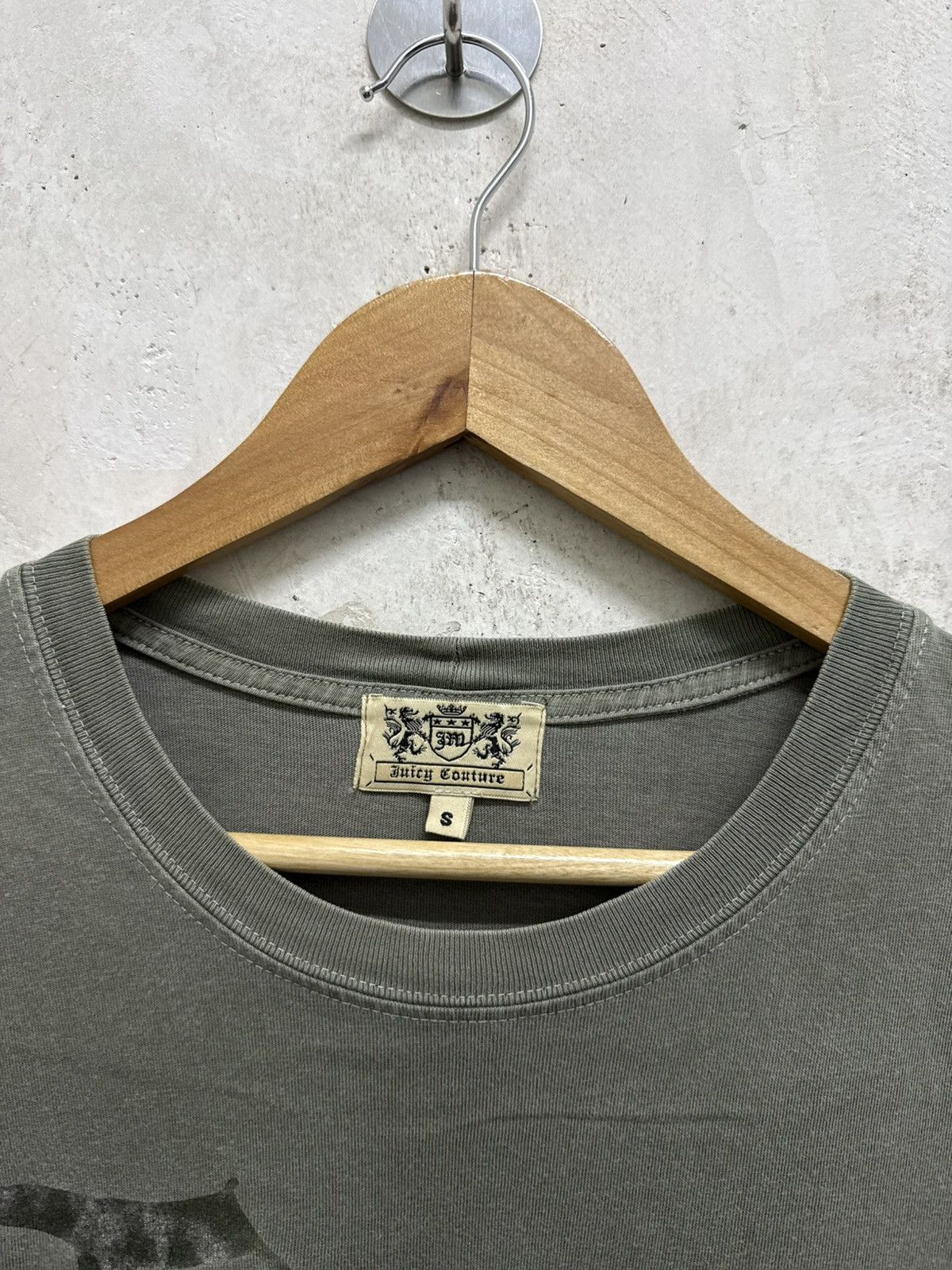 Juicy Couture Jeans 2000s Juicy Couture “tramps and thieves” T-shirt Size US S / EU 44-46 / 1 - 4 Thumbnail