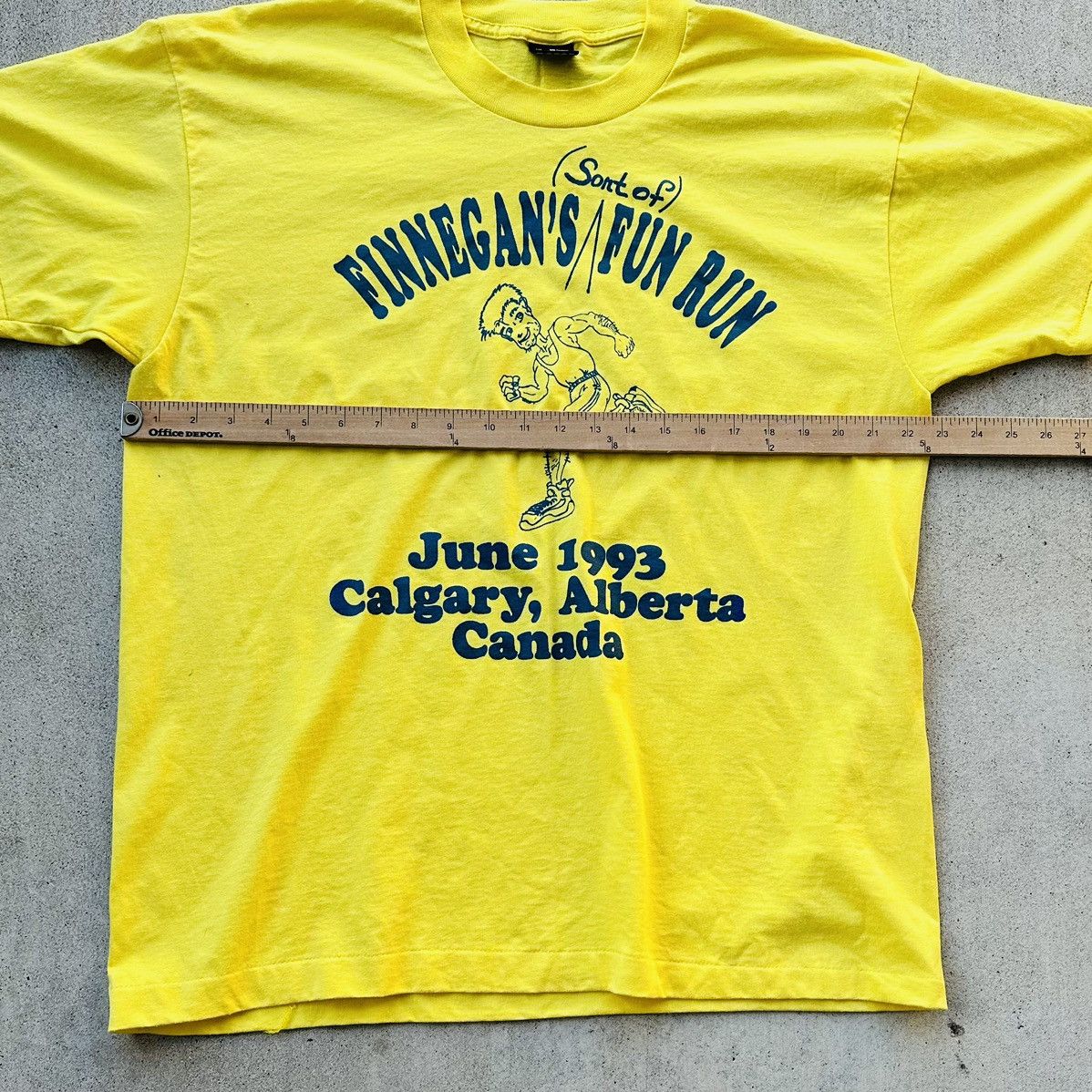 Fruit Of The Loom Vibtage Finnegan’s Fun Run T Shirt 90s Single Stitch Humor Size US XL / EU 56 / 4 - 5 Thumbnail