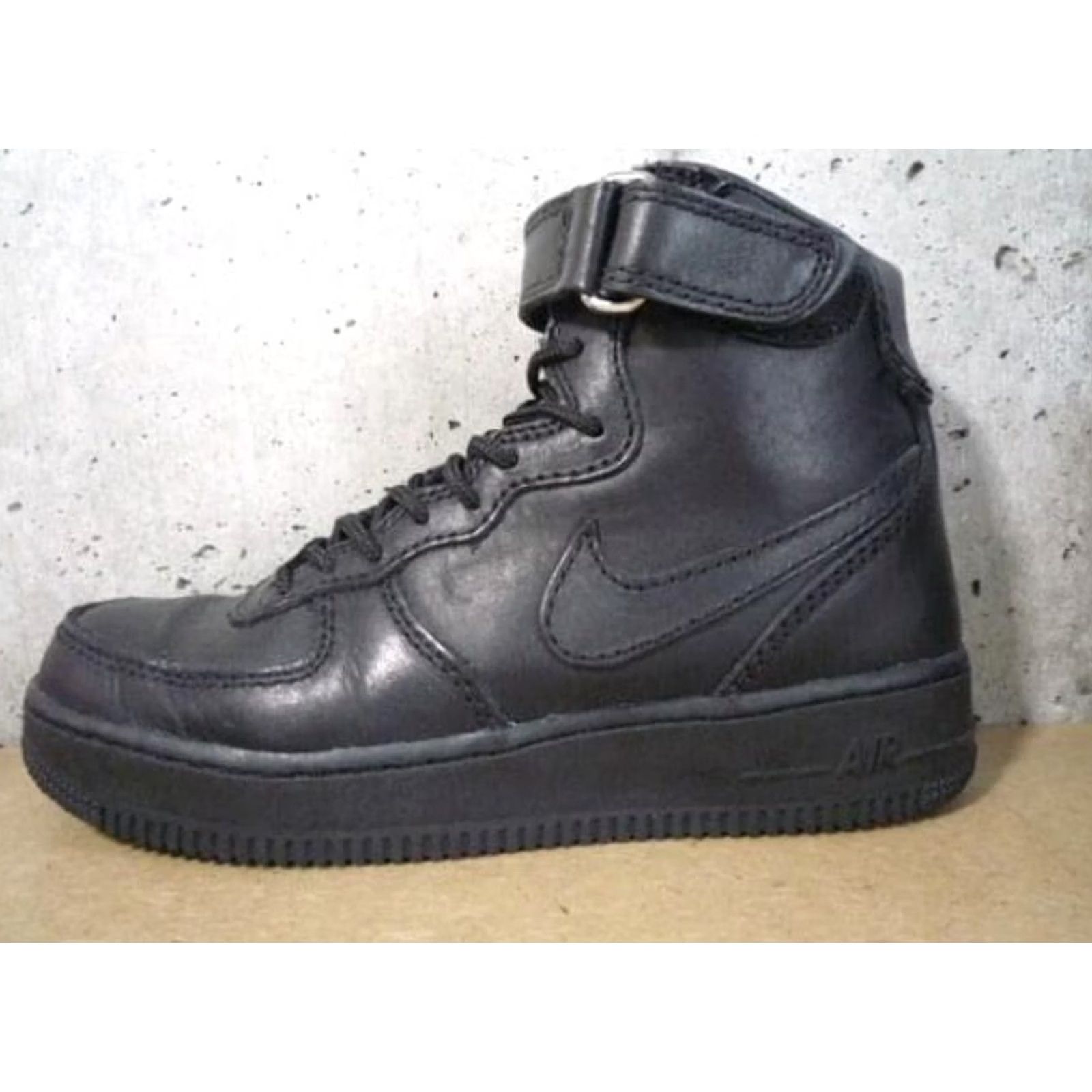 Nike Item Specifications: Brand: Nike Size US 7 / EU 40 - 7 Thumbnail