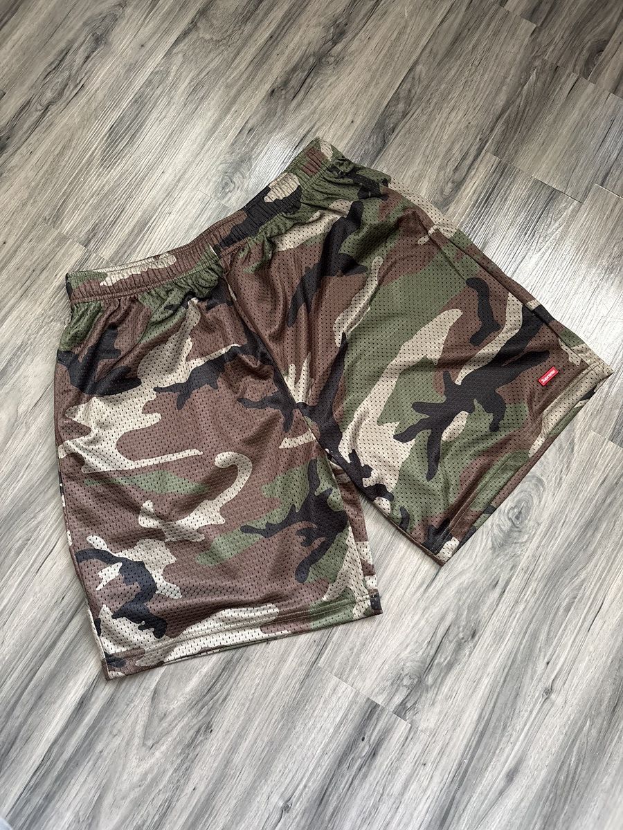 Supreme Small Box Baggy Mesh Shorts Size (Medium) NEW Camo