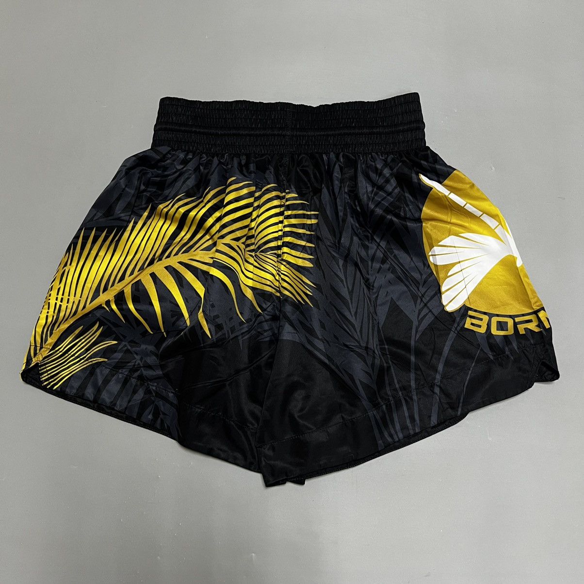 Japanese Brand Muay Thai Shorts Born to BE Size US 34 / EU 50 - 2 Thumbnail