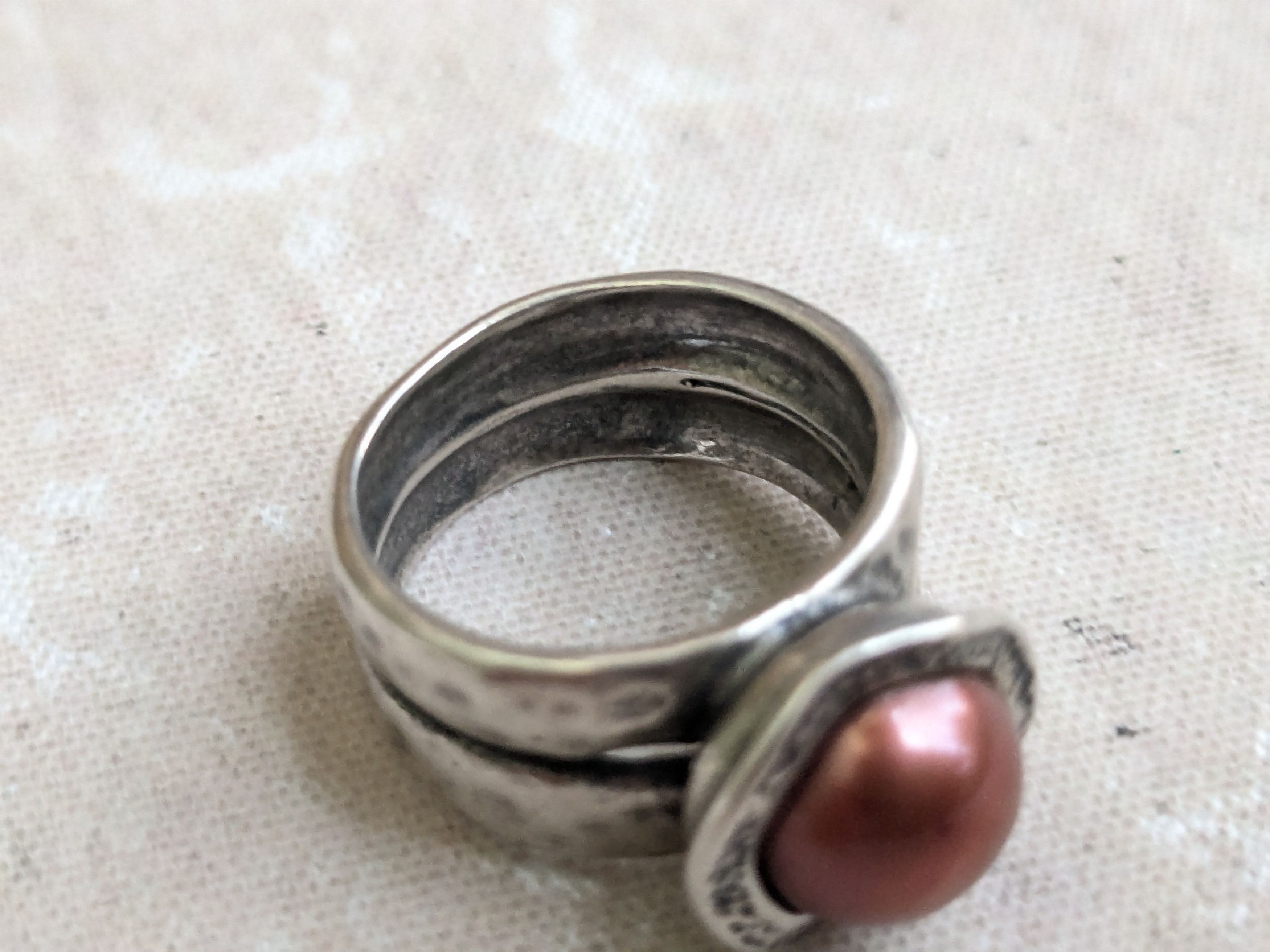 Sterling Silver Didae Sterling Silver Ring Pink Pearl 8.25 Hammered Size ONE SIZE - 6 Thumbnail