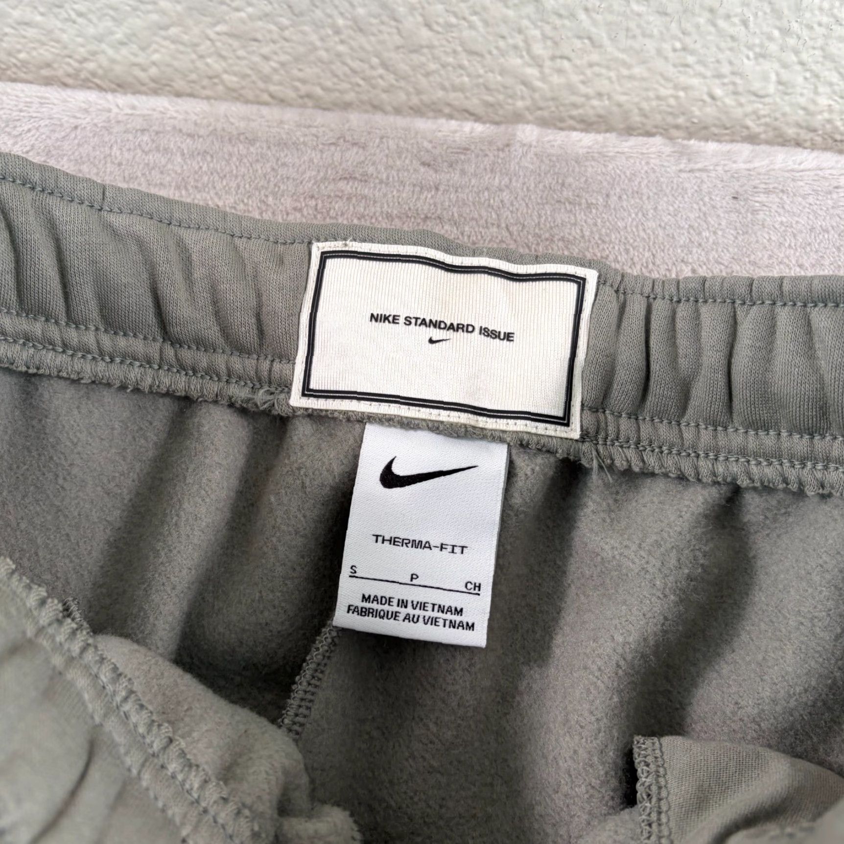 Nike Nike Standard Issue Therma-FIT Brushed Open-Hem Basketball Pants Men Small NWOT Size US 29 - 2 Thumbnail