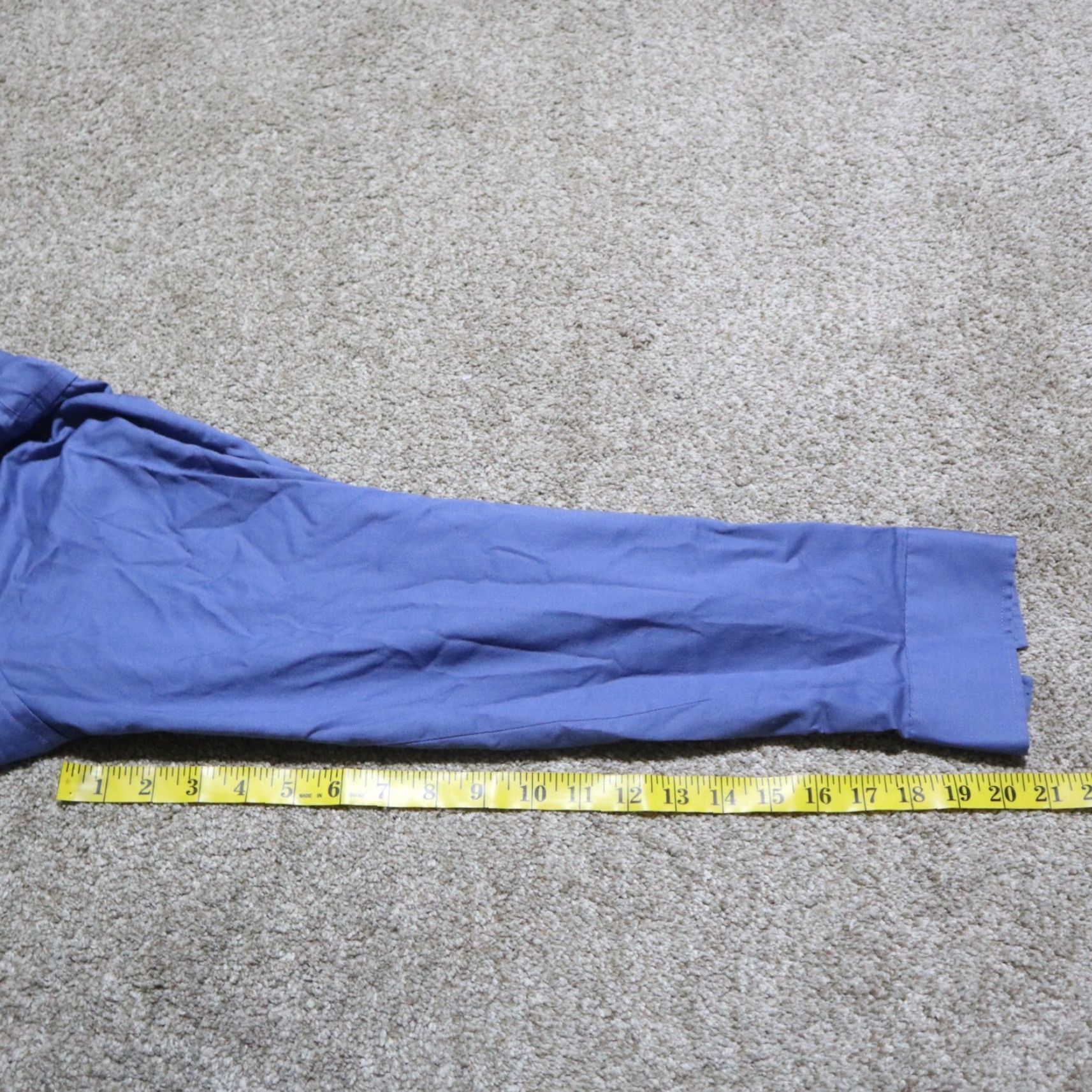 Van Heusen Van Heusen Shirt Button-Up Long Sleeve Adult Men's 16.5 Blue Solid 34/35 Button-Front 16.5 Mens Shirt Size US XL / EU 56 / 4 - 7 Thumbnail
