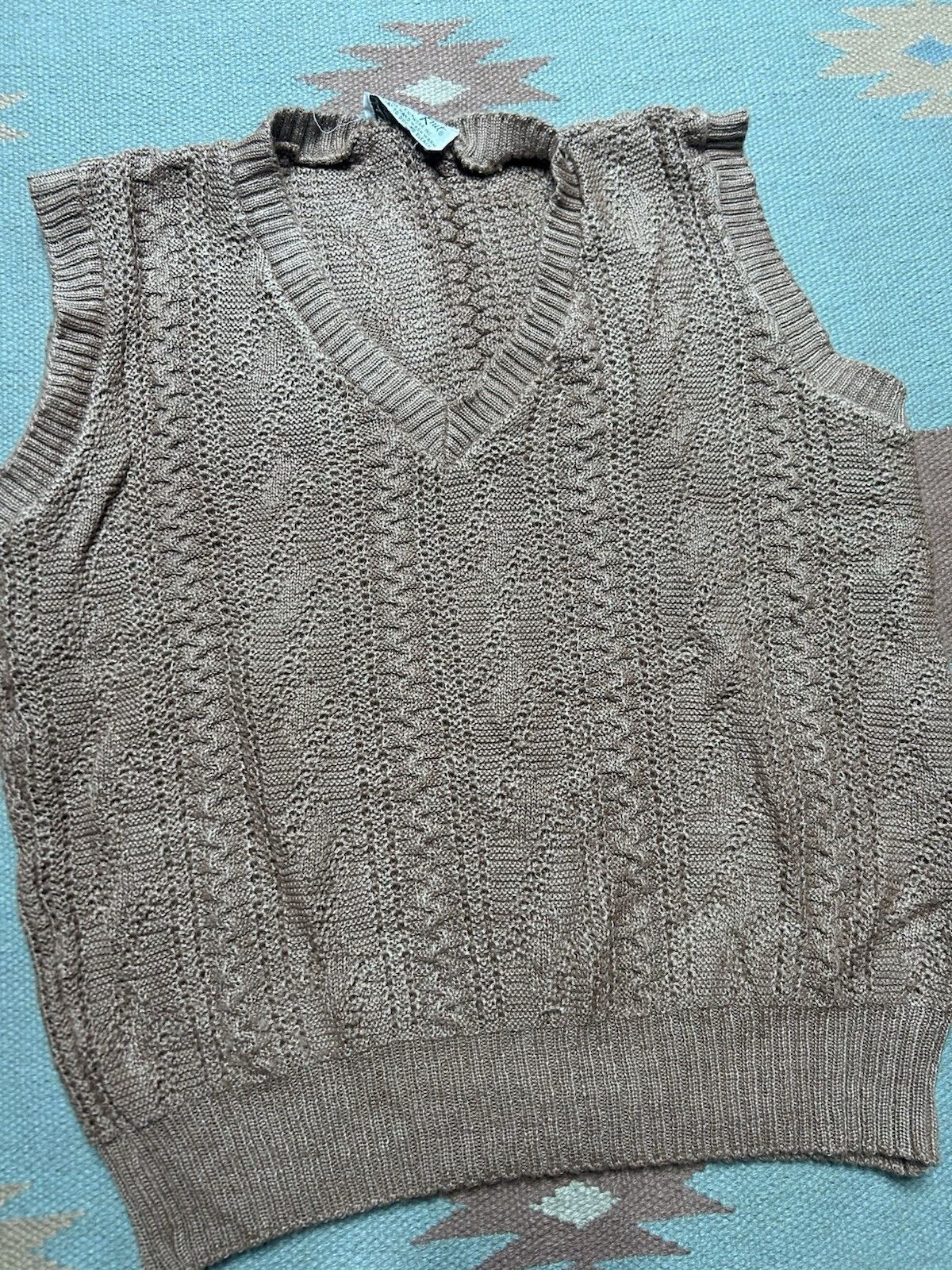 Vintage 70s acrylic knit sweater vest tan v neck pullover women’s XL Size XL / US 12-14 / IT 48-50 - 2 Thumbnail
