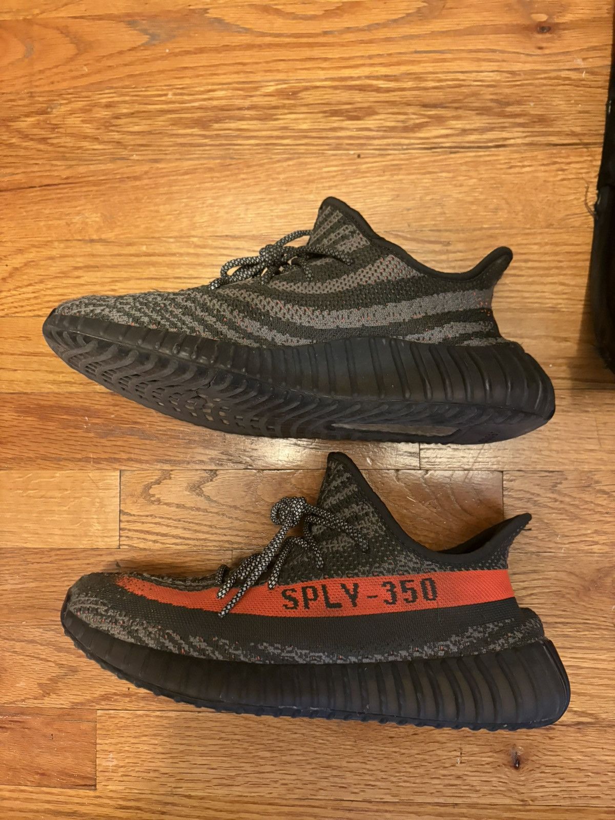 Adidas Adidas Yeezy Boost 350 v2 Carbon Beluga Size US 11 / EU 44 - 1 Thumbnail