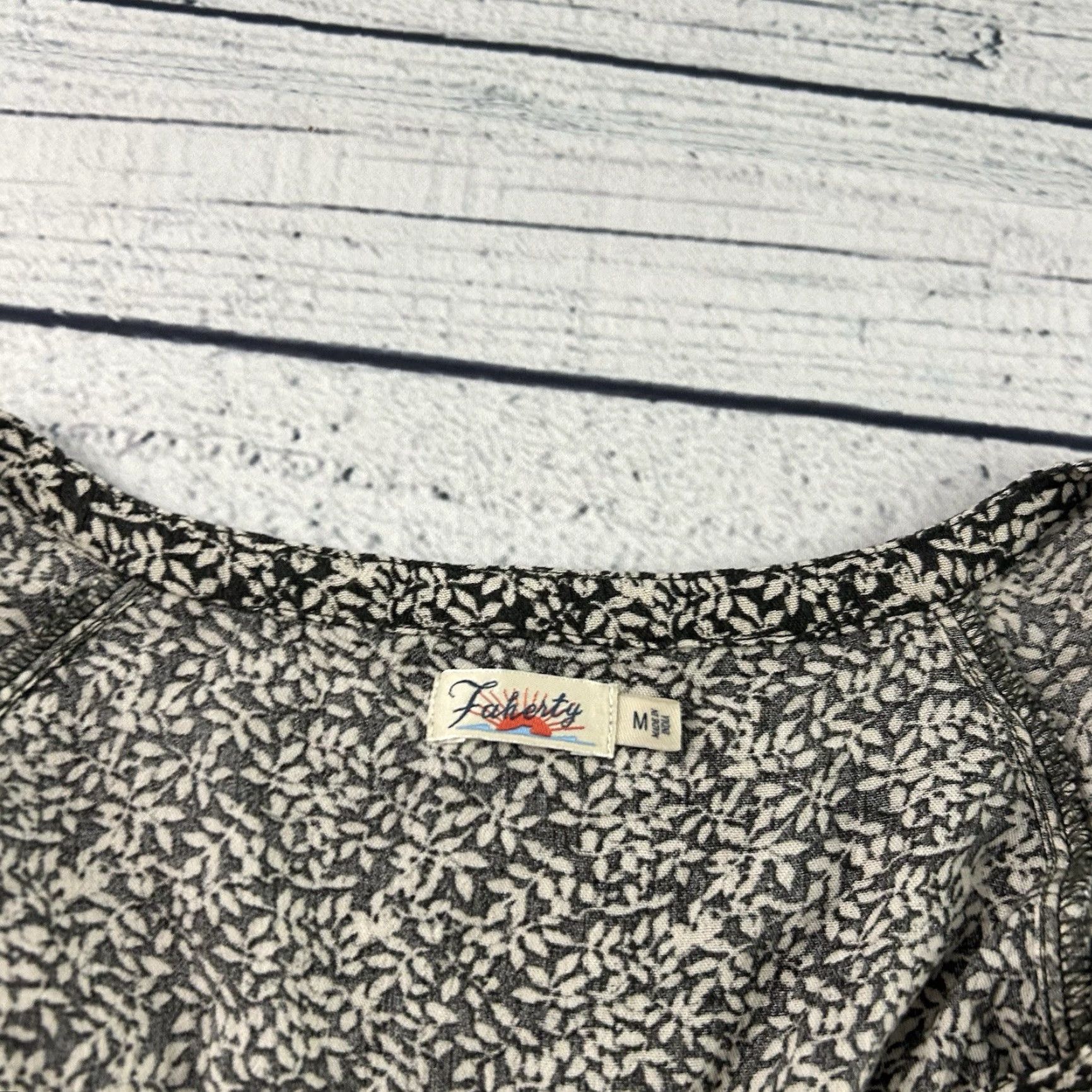 Faherty Faherty Floral Long Sleeve Dress Women M Brown Knee Length A-Line Button-Up Vintage Floral Pattern Womens M Brown Knee Length Dress Size M / US 6-8 / IT 42-44 - 2 Thumbnail