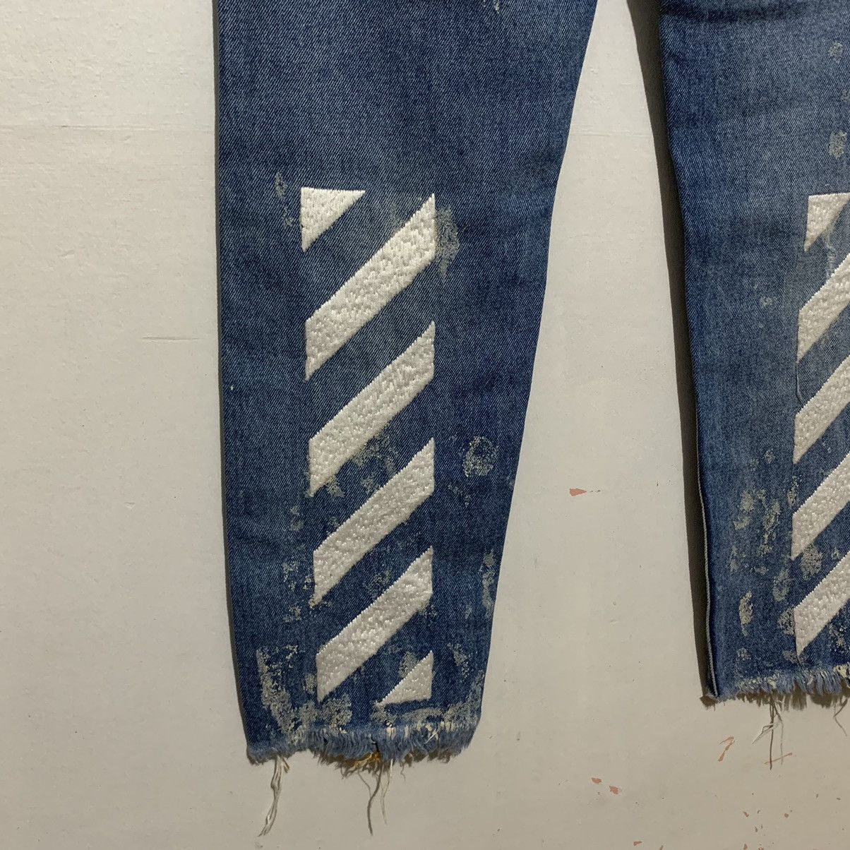 Off-White Off-White "Cropped Fit" OG Diagonal Stripe Denim Jeans Size US 30 / EU 46 - 12 Thumbnail